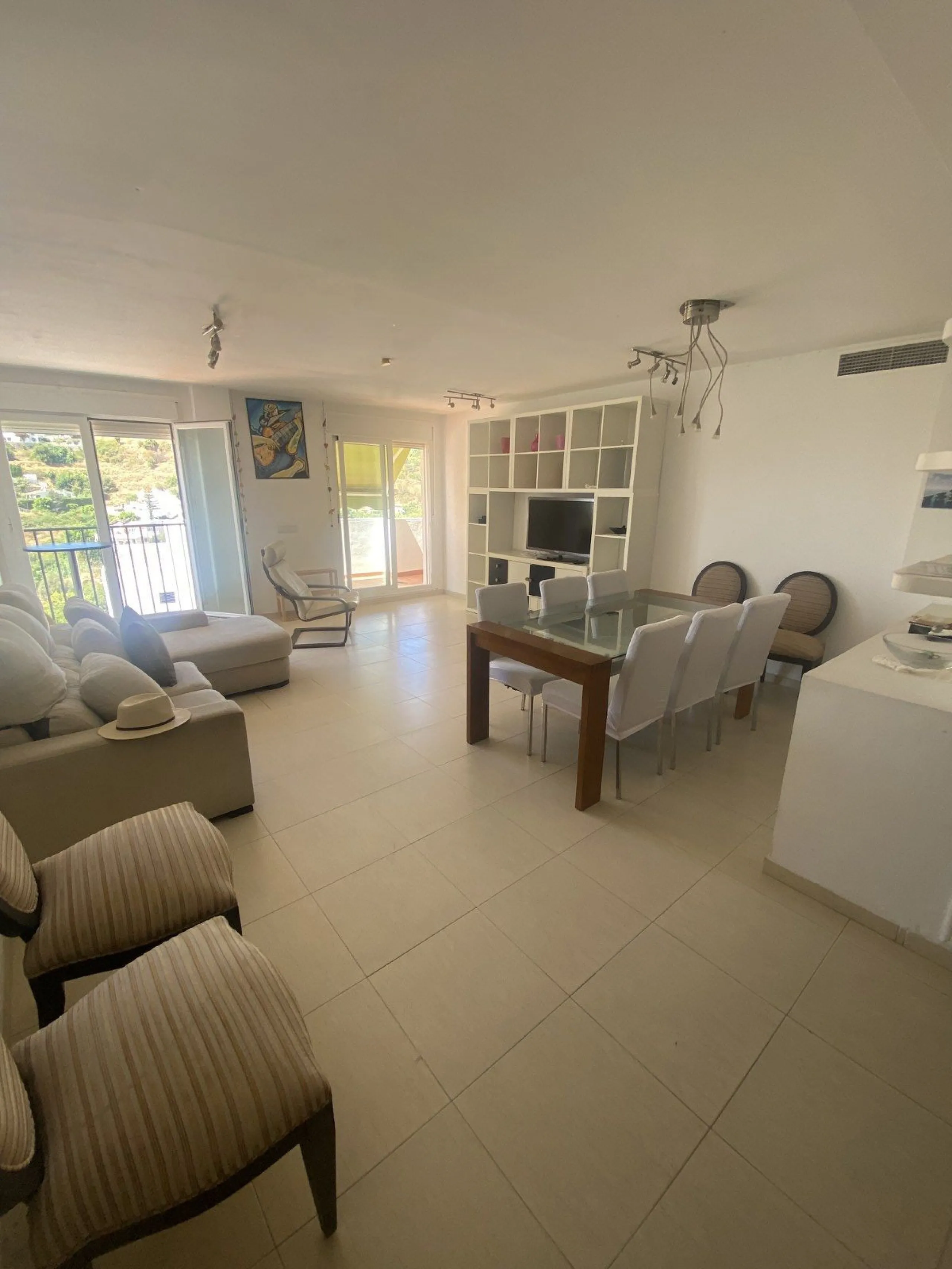 Huge price reduction! Excellent 3/4 Bedroom Duplex Penthouse with Solarium in Torrequebrada, Benalmadena! NOW €488,000!