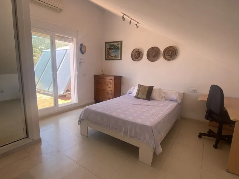 Huge price reduction! Excellent 3/4 Bedroom Duplex Penthouse with Solarium in Torrequebrada, Benalmadena! NOW €488,000!