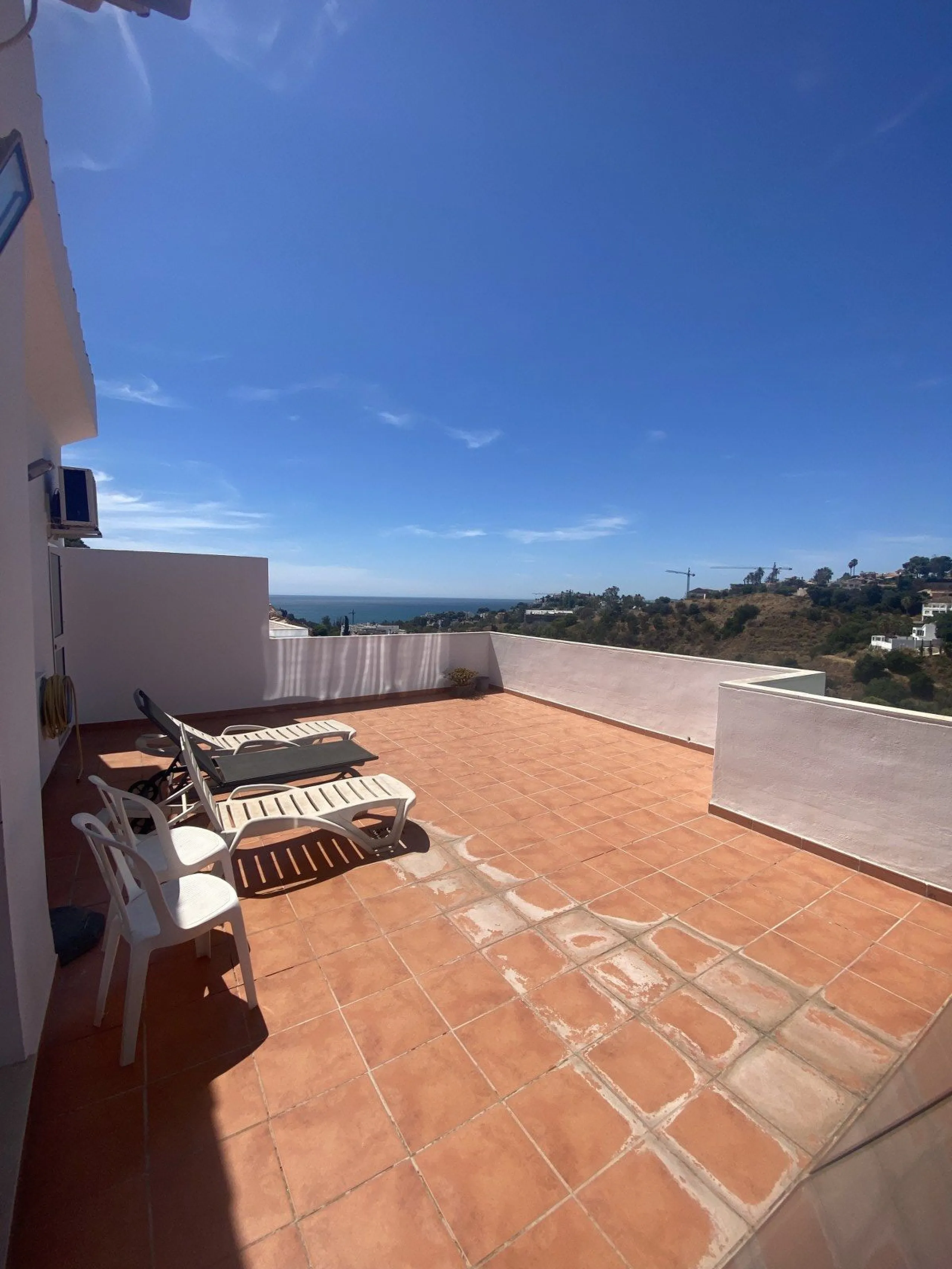 Huge price reduction! Excellent 3/4 Bedroom Duplex Penthouse with Solarium in Torrequebrada, Benalmadena! NOW €488,000!