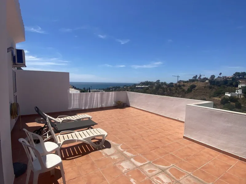 Huge price reduction! Excellent 3/4 Bedroom Duplex Penthouse with Solarium in Torrequebrada, Benalmadena! NOW €488,000!
