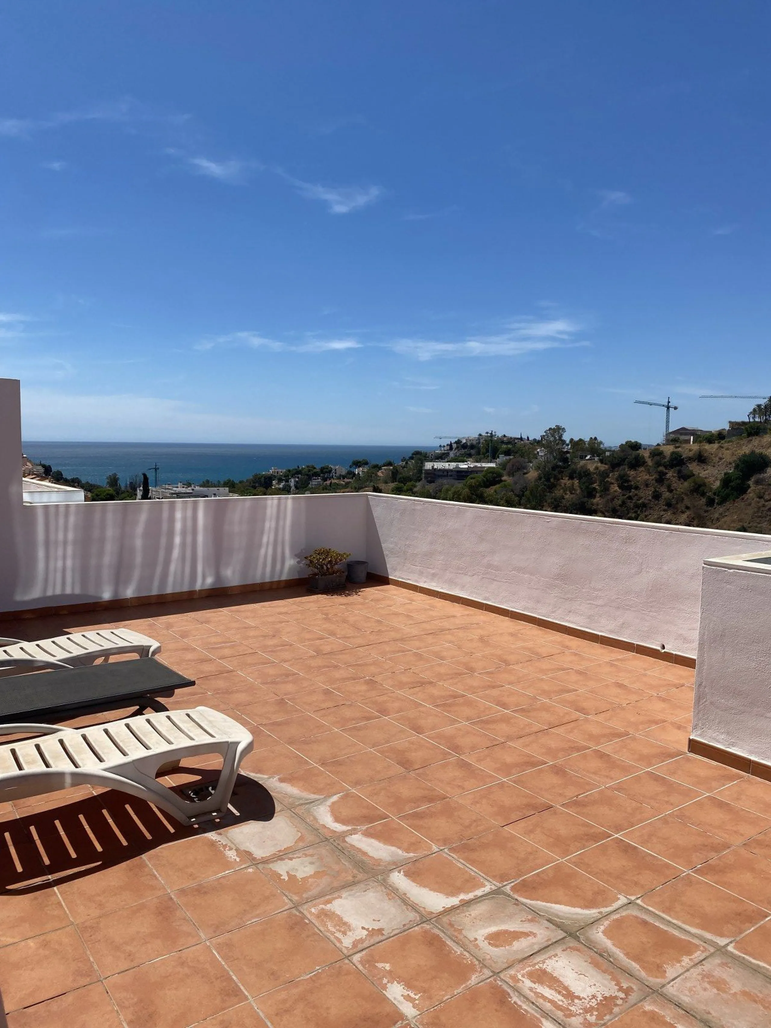Huge price reduction! Excellent 3/4 Bedroom Duplex Penthouse with Solarium in Torrequebrada, Benalmadena! NOW €488,000!
