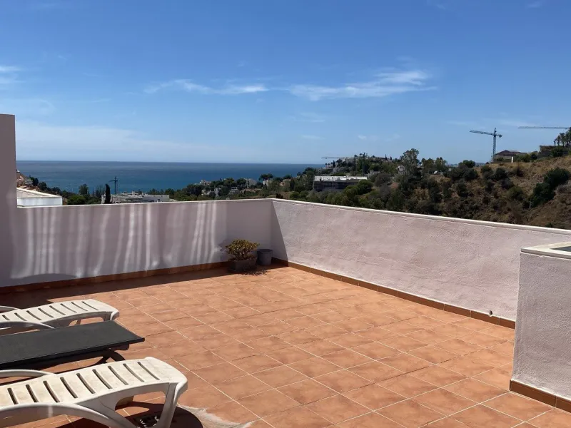Huge price reduction! Excellent 3/4 Bedroom Duplex Penthouse with Solarium in Torrequebrada, Benalmadena! NOW €488,000!