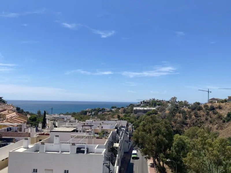 Huge price reduction! Excellent 3/4 Bedroom Duplex Penthouse with Solarium in Torrequebrada, Benalmadena! NOW €488,000!