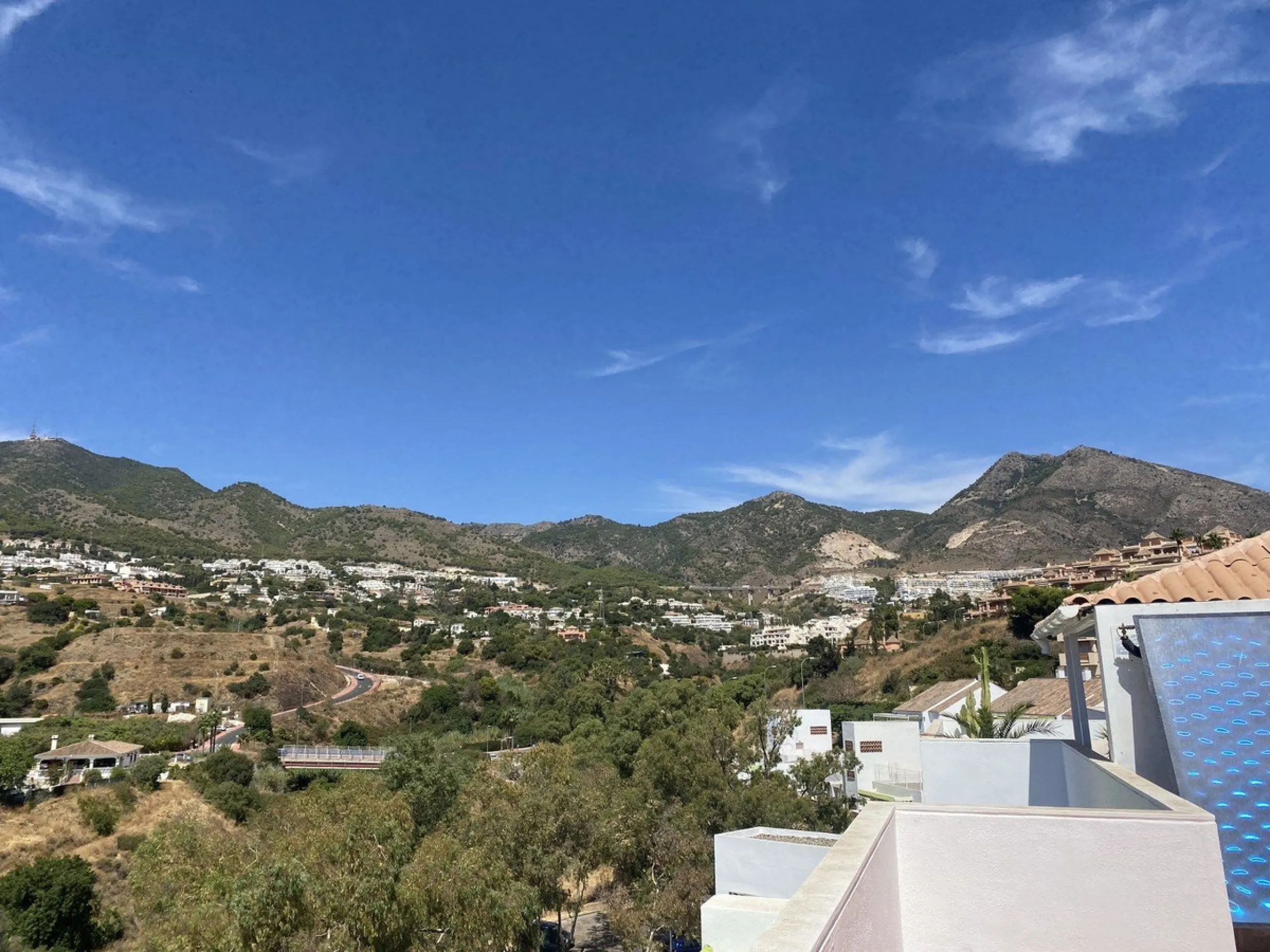 Huge price reduction! Excellent 3/4 Bedroom Duplex Penthouse with Solarium in Torrequebrada, Benalmadena! NOW €488,000!