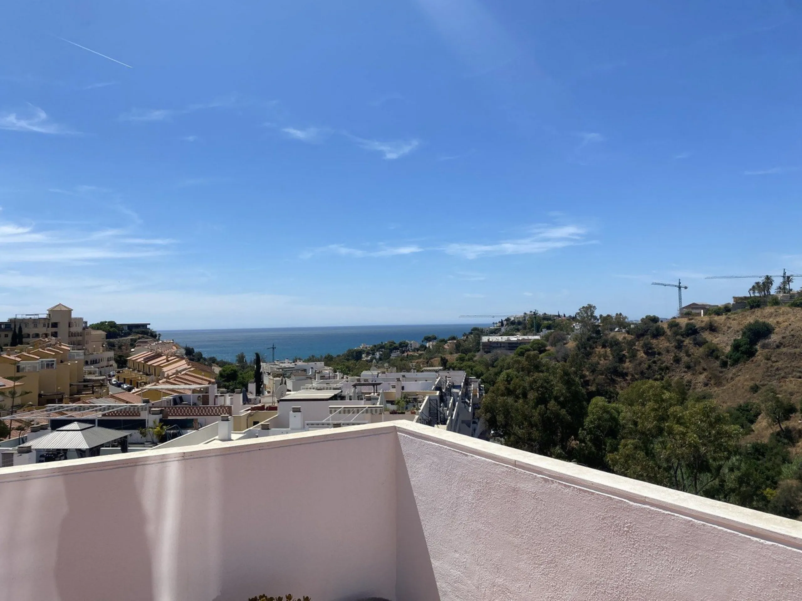 Huge price reduction! Excellent 3/4 Bedroom Duplex Penthouse with Solarium in Torrequebrada, Benalmadena! NOW €488,000!