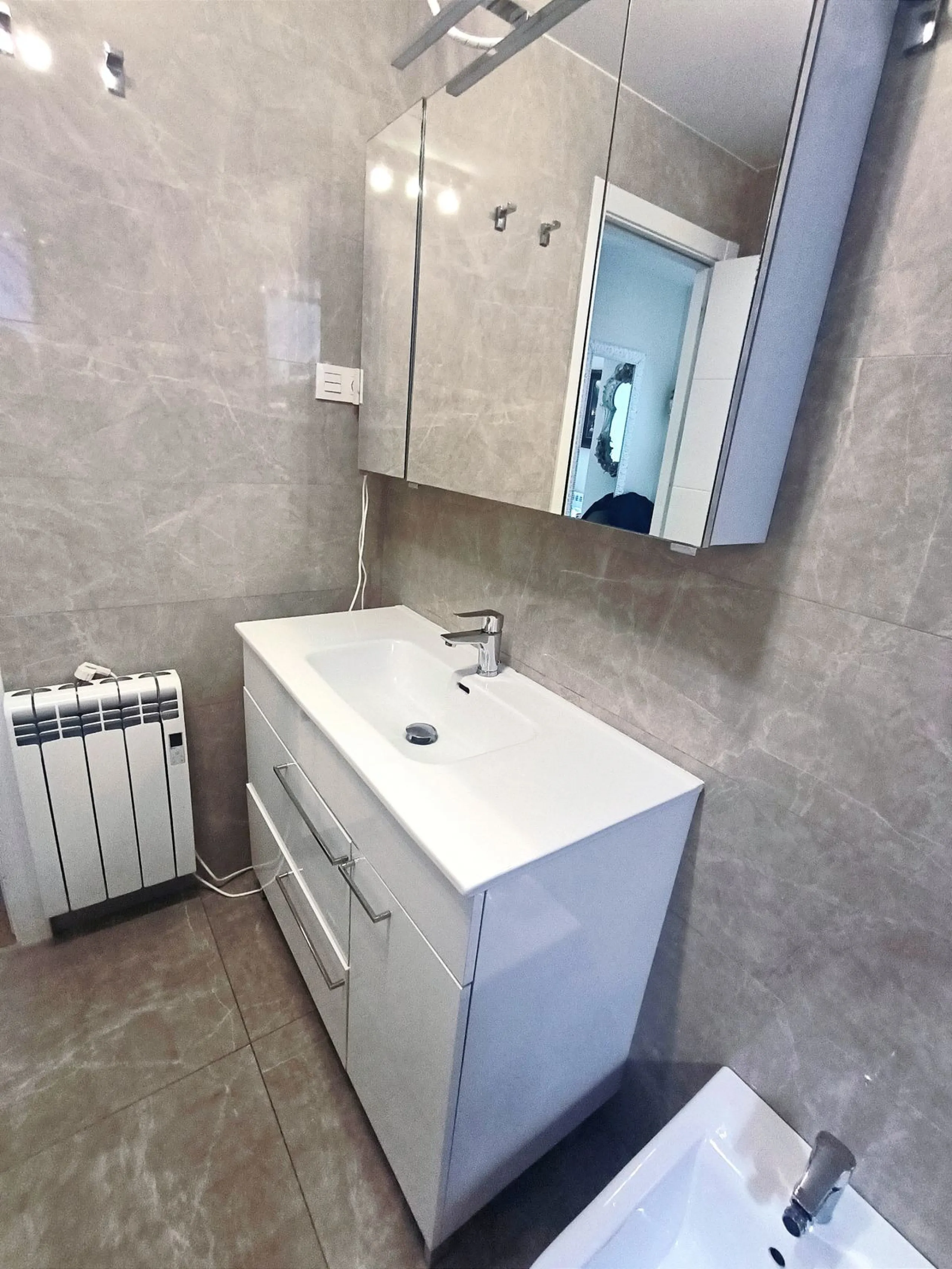 Modern Penthouse with Panoramic Views, Private Solarium and EV Charging – Estepona Center