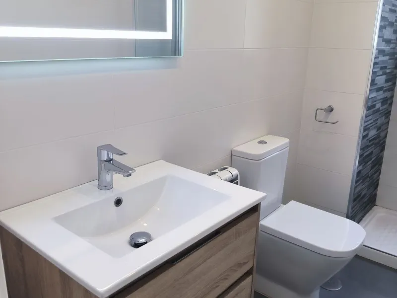Modern Penthouse with Panoramic Views, Private Solarium and EV Charging – Estepona Center