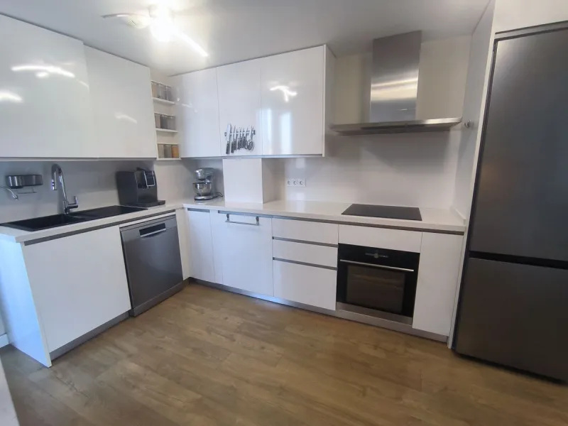 Modern Penthouse with Panoramic Views, Private Solarium and EV Charging – Estepona Center
