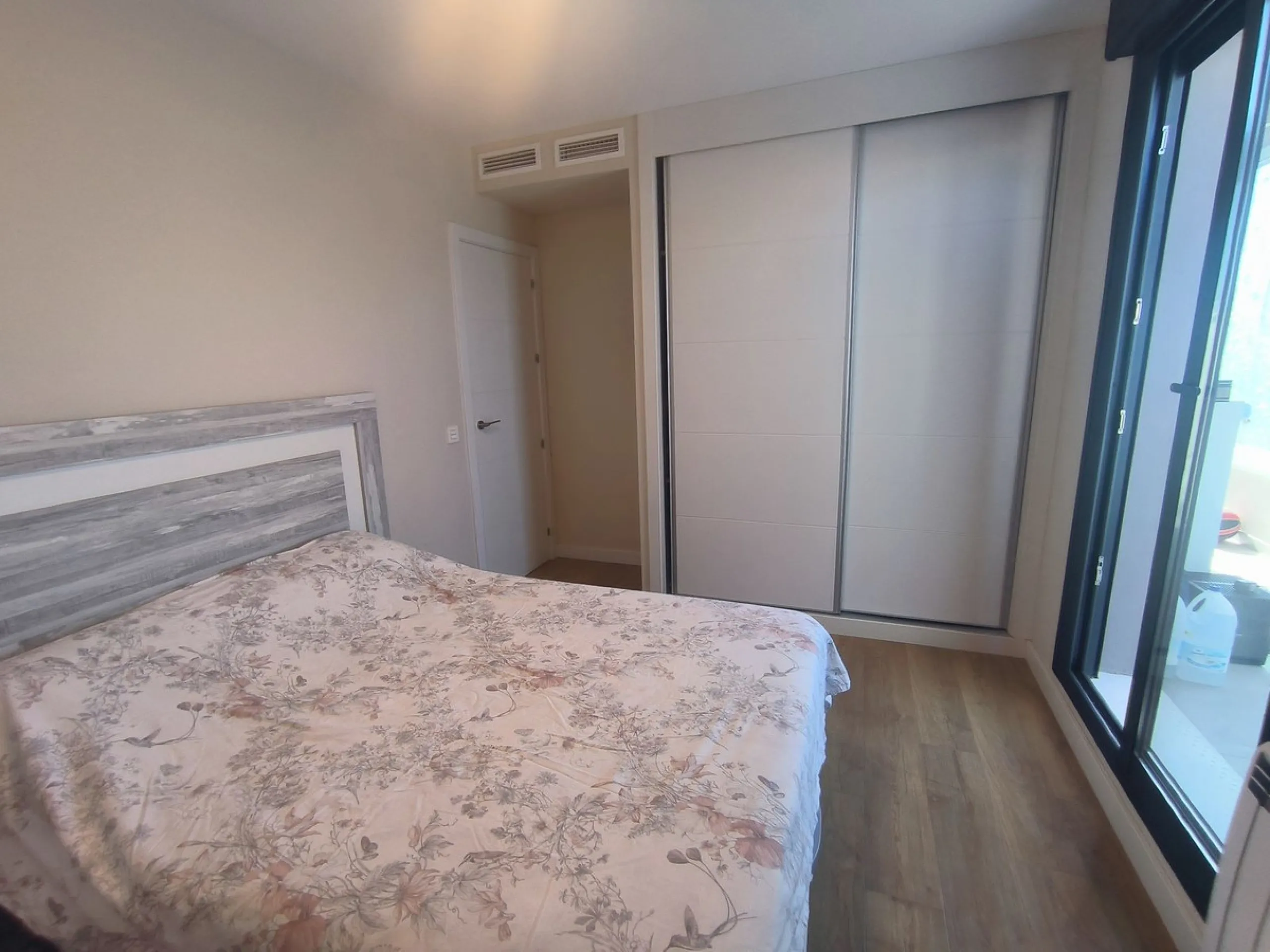 Modern Penthouse with Panoramic Views, Private Solarium and EV Charging – Estepona Center