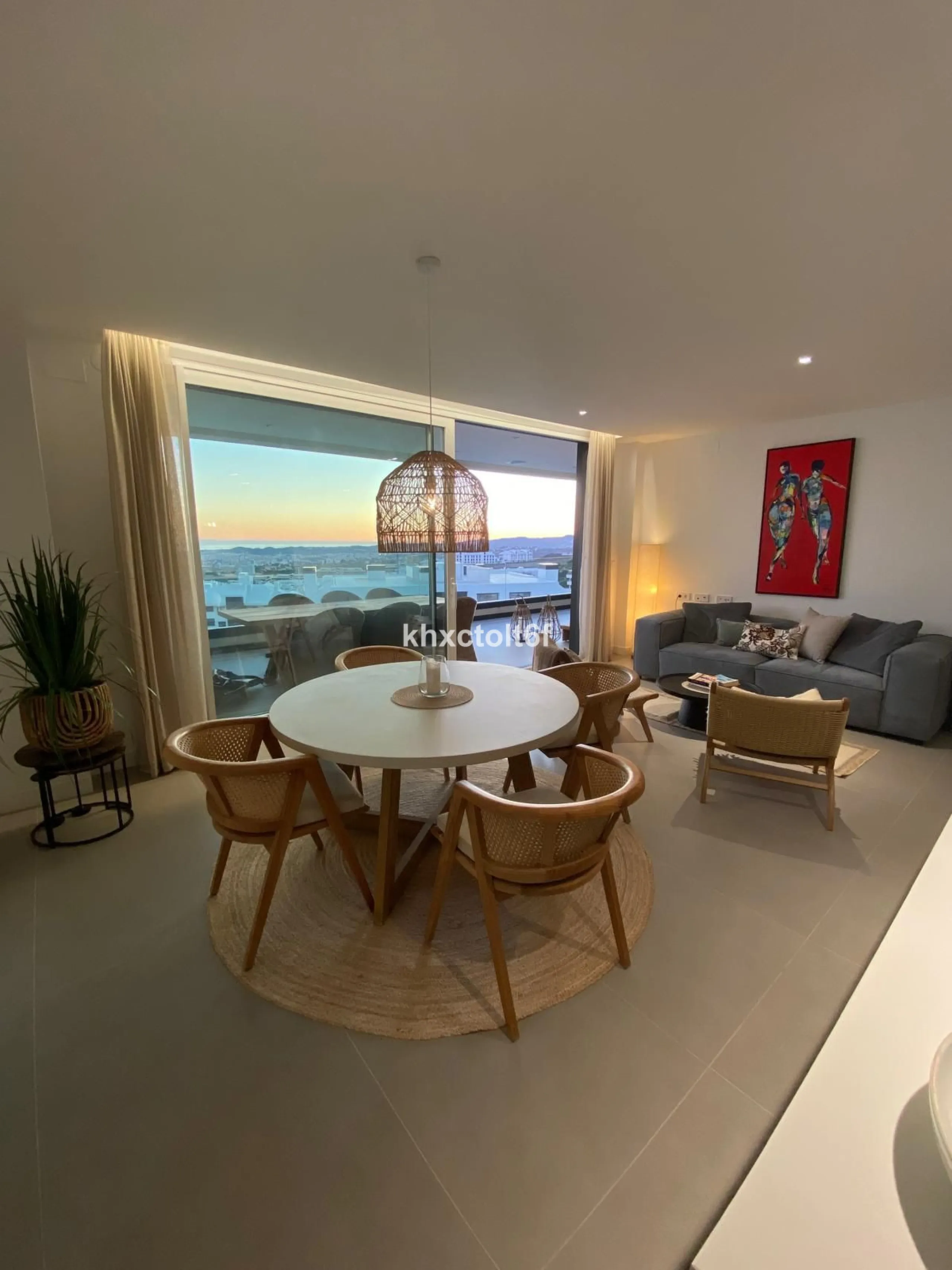 Apartment - Top Floor Apartment в продаже в Fuengirola, Málaga. В доме 2 спален и 2 ванных комнат. Площадь дома 105 м²