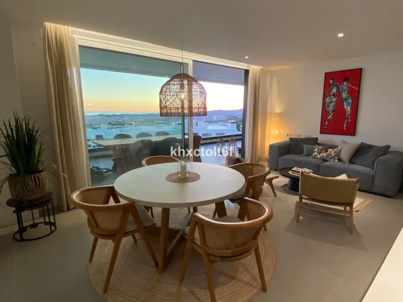 Apartment - Top Floor Apartment в продаже в Fuengirola, Málaga. В доме 2 спален и 2 ванных комнат. Площадь дома 105 м²