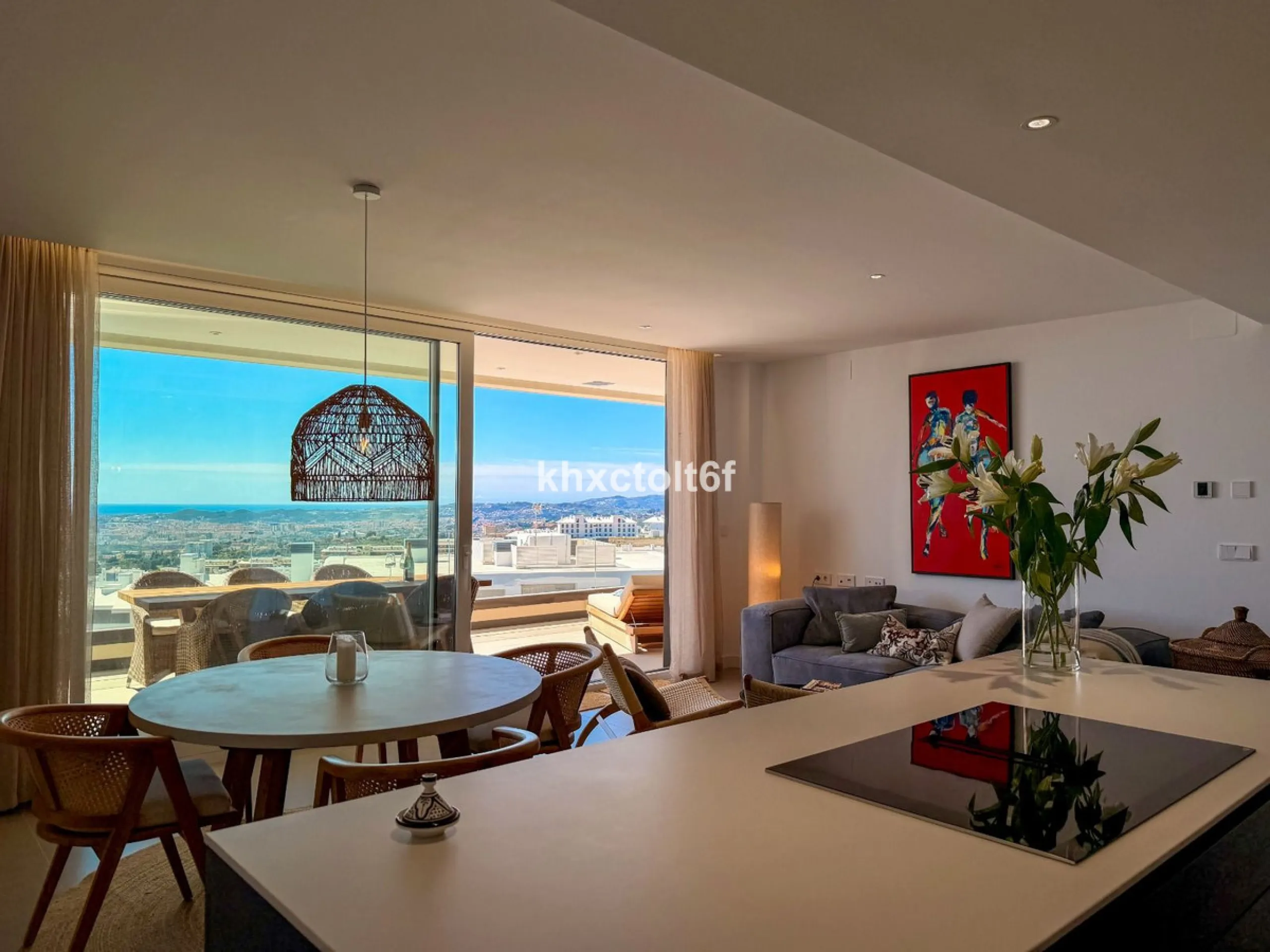 Apartment - Top Floor Apartment в продаже в Fuengirola, Málaga. В доме 2 спален и 2 ванных комнат. Площадь дома 105 м²