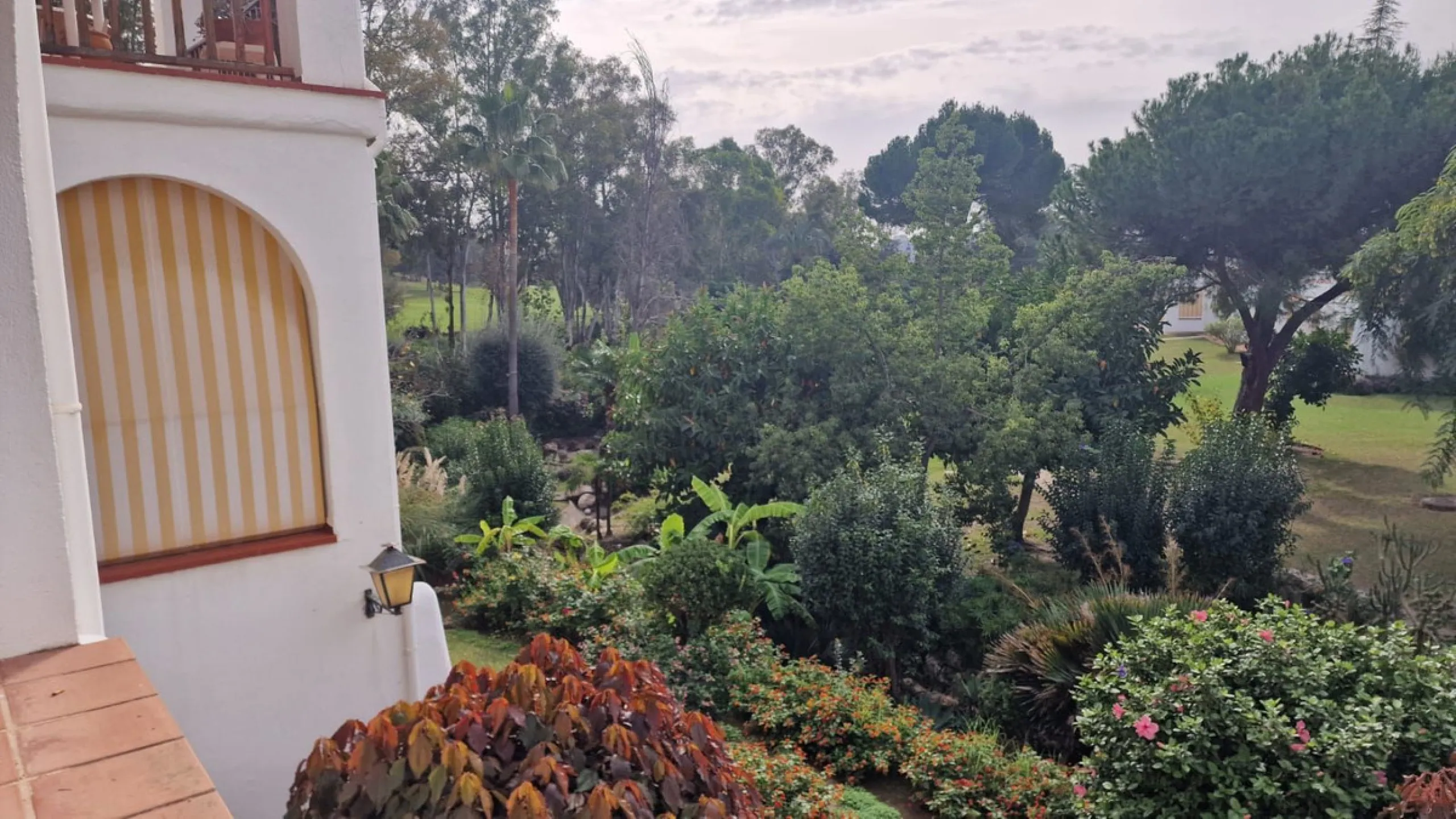 Apartment - Middle Floor Apartment в продаже в Marbella, Málaga. В доме 2 спален и 2 ванных комнат. Площадь дома 120 м²
