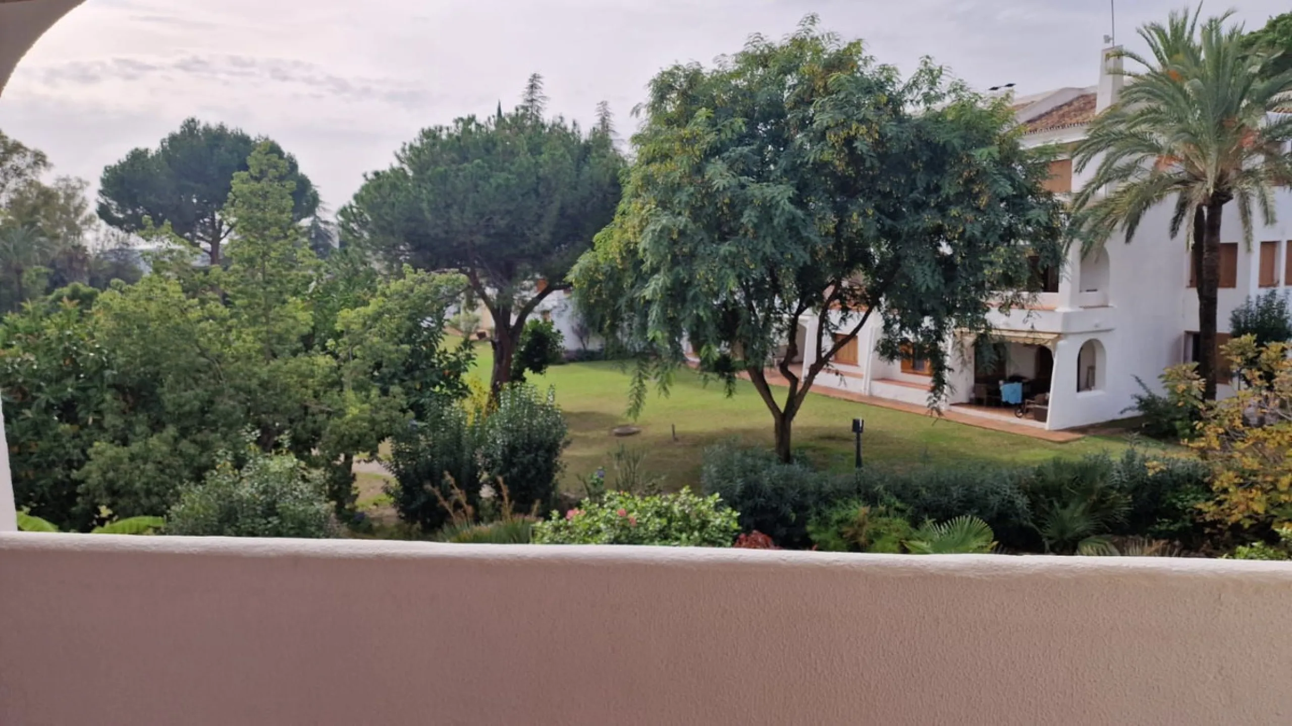 Apartment - Middle Floor Apartment в продаже в Marbella, Málaga. В доме 2 спален и 2 ванных комнат. Площадь дома 120 м²