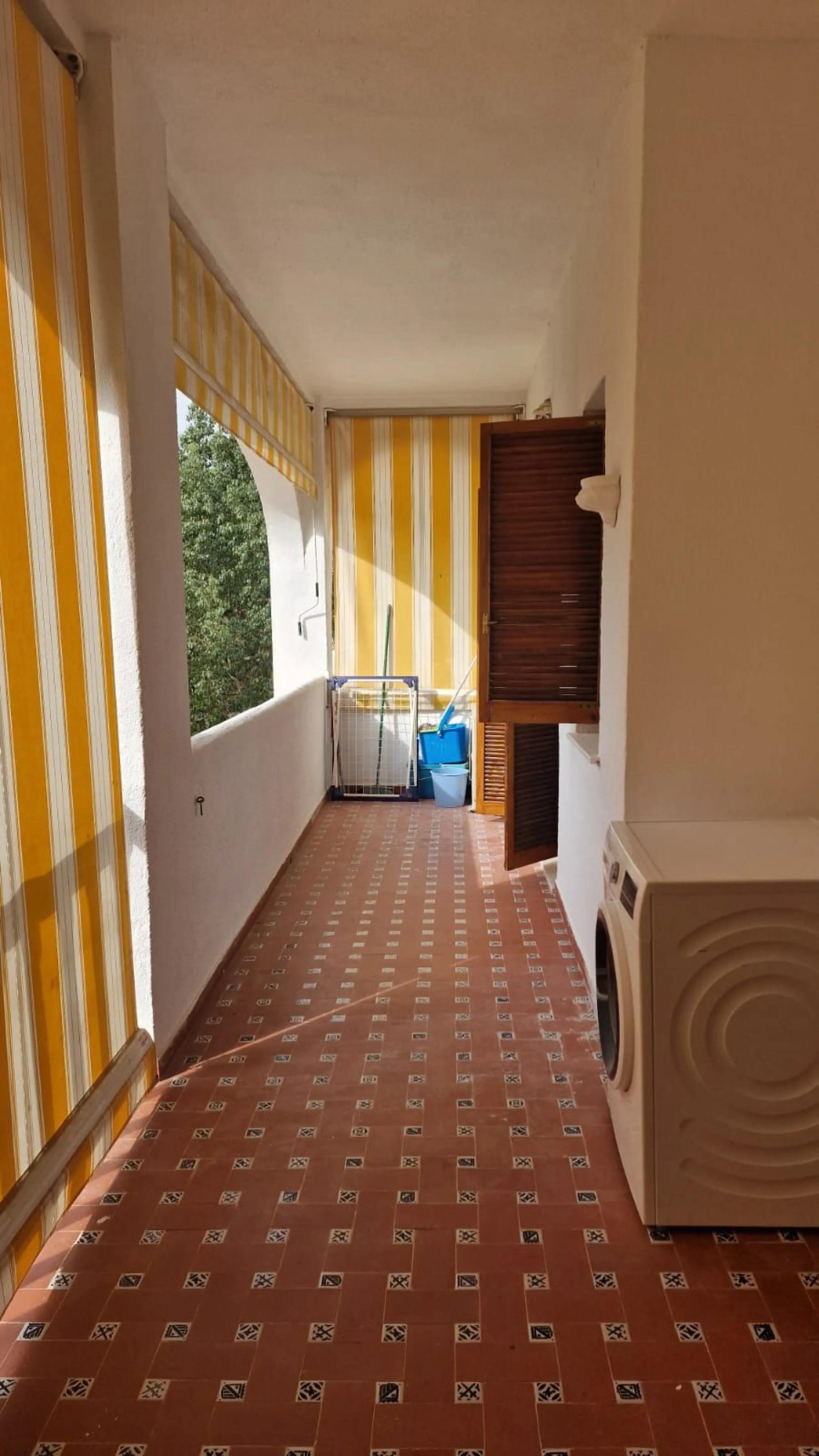 Apartment - Middle Floor Apartment в продаже в Marbella, Málaga. В доме 2 спален и 2 ванных комнат. Площадь дома 120 м²
