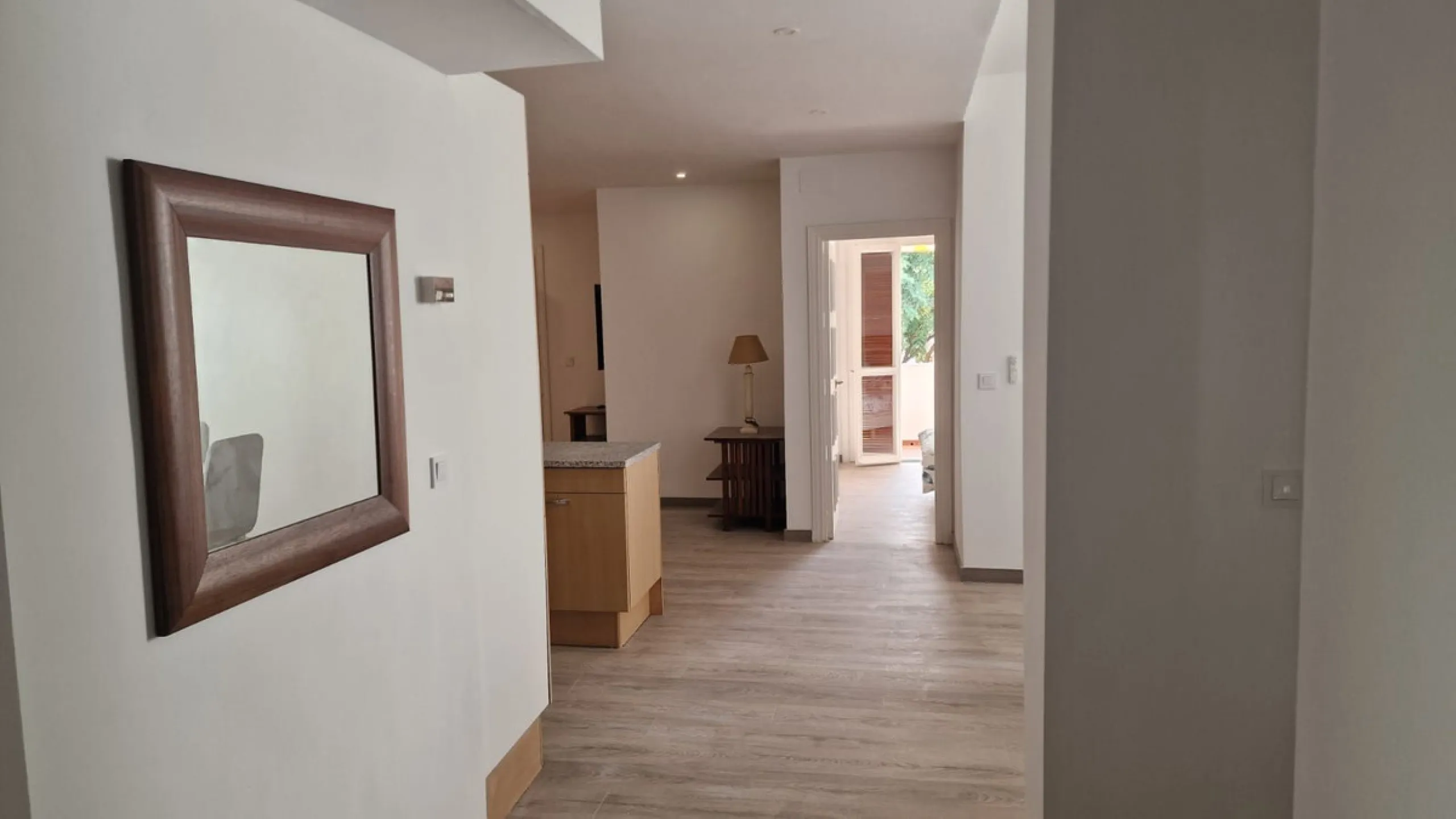 Apartment - Middle Floor Apartment в продаже в Marbella, Málaga. В доме 2 спален и 2 ванных комнат. Площадь дома 120 м²