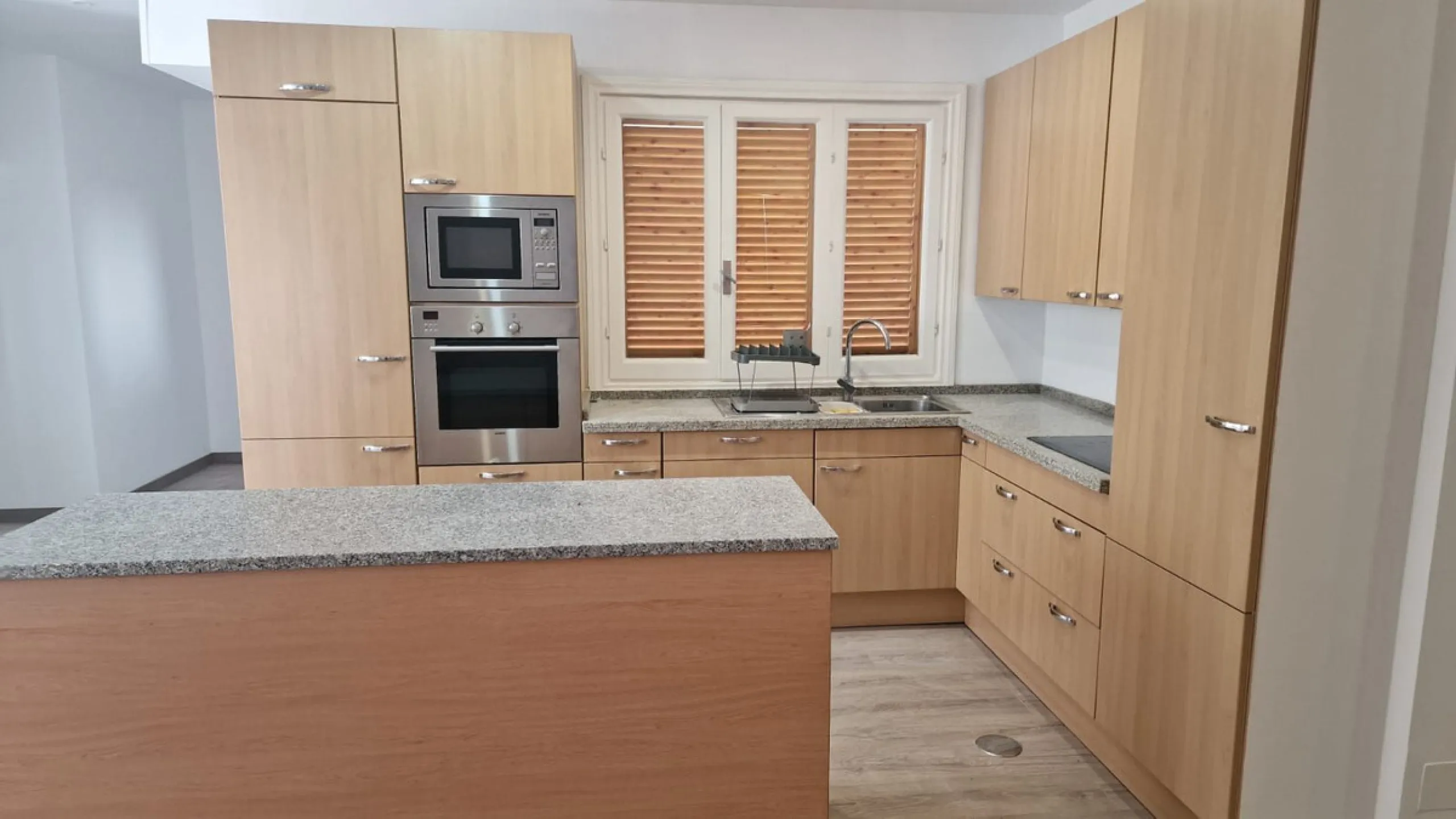 Apartment - Middle Floor Apartment в продаже в Marbella, Málaga. В доме 2 спален и 2 ванных комнат. Площадь дома 120 м²