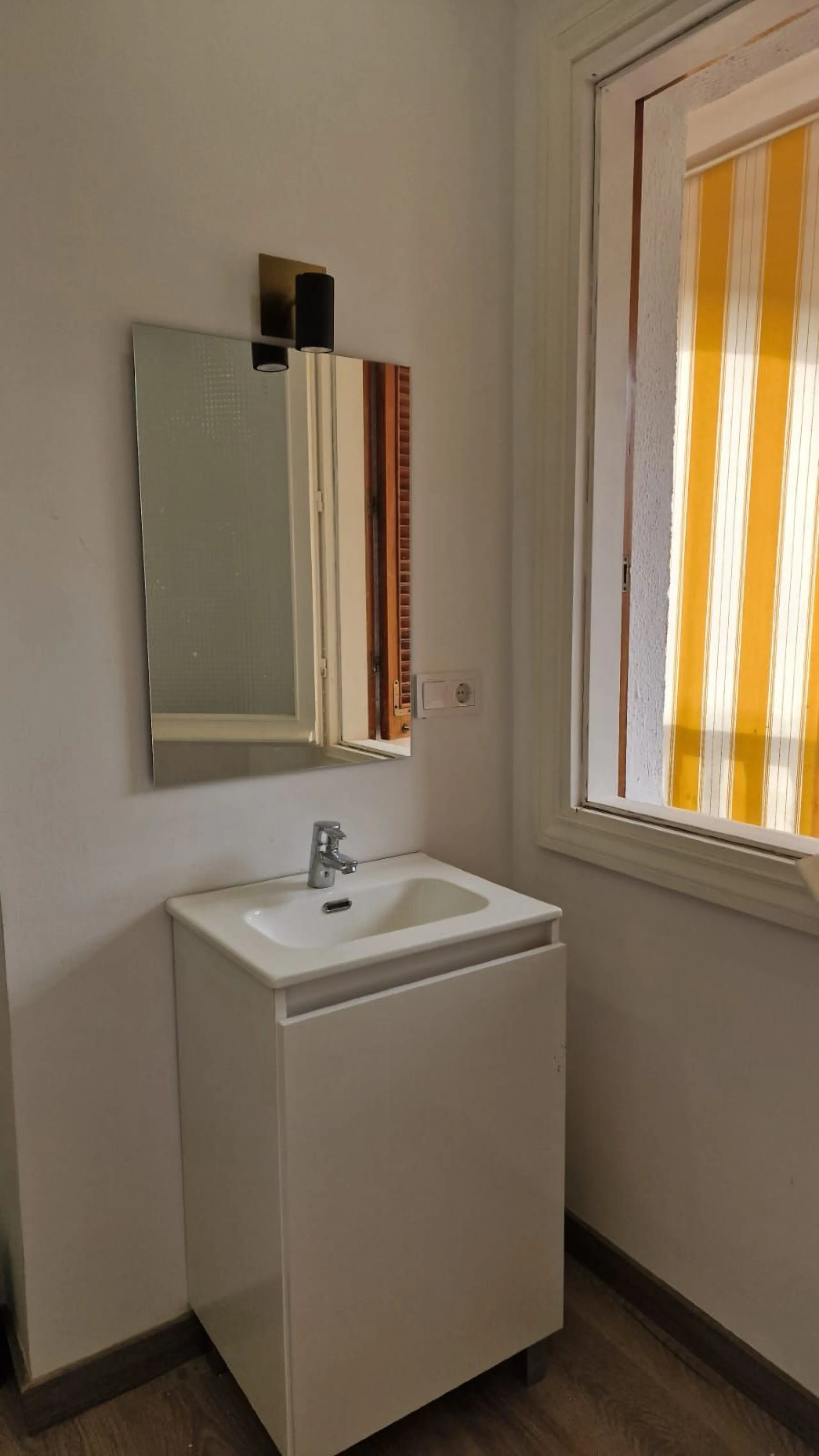 Apartment - Middle Floor Apartment в продаже в Marbella, Málaga. В доме 2 спален и 2 ванных комнат. Площадь дома 120 м²