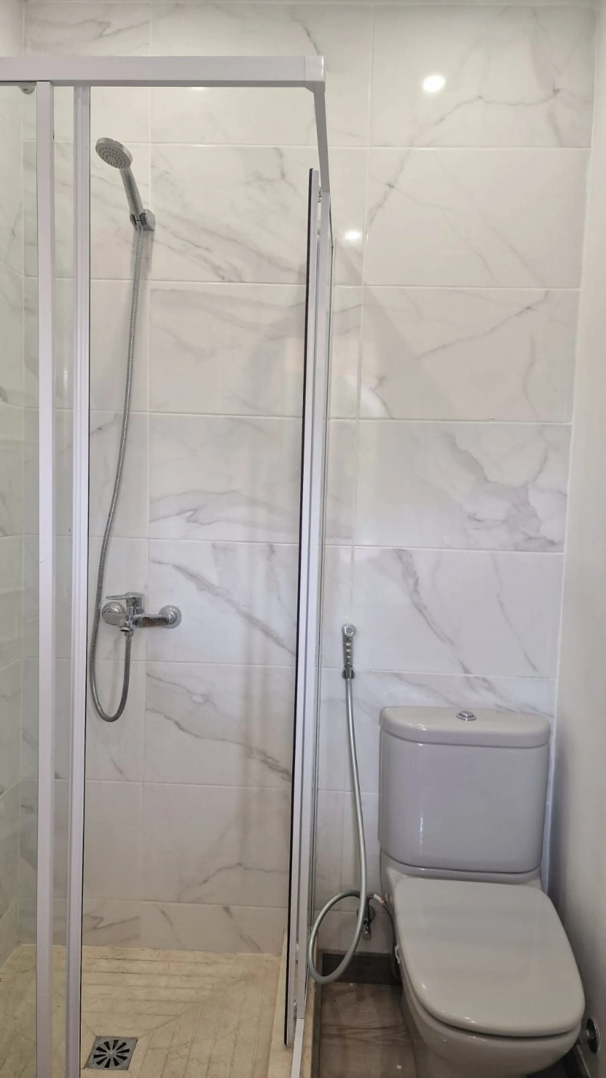 Apartment - Middle Floor Apartment в продаже в Marbella, Málaga. В доме 2 спален и 2 ванных комнат. Площадь дома 120 м²