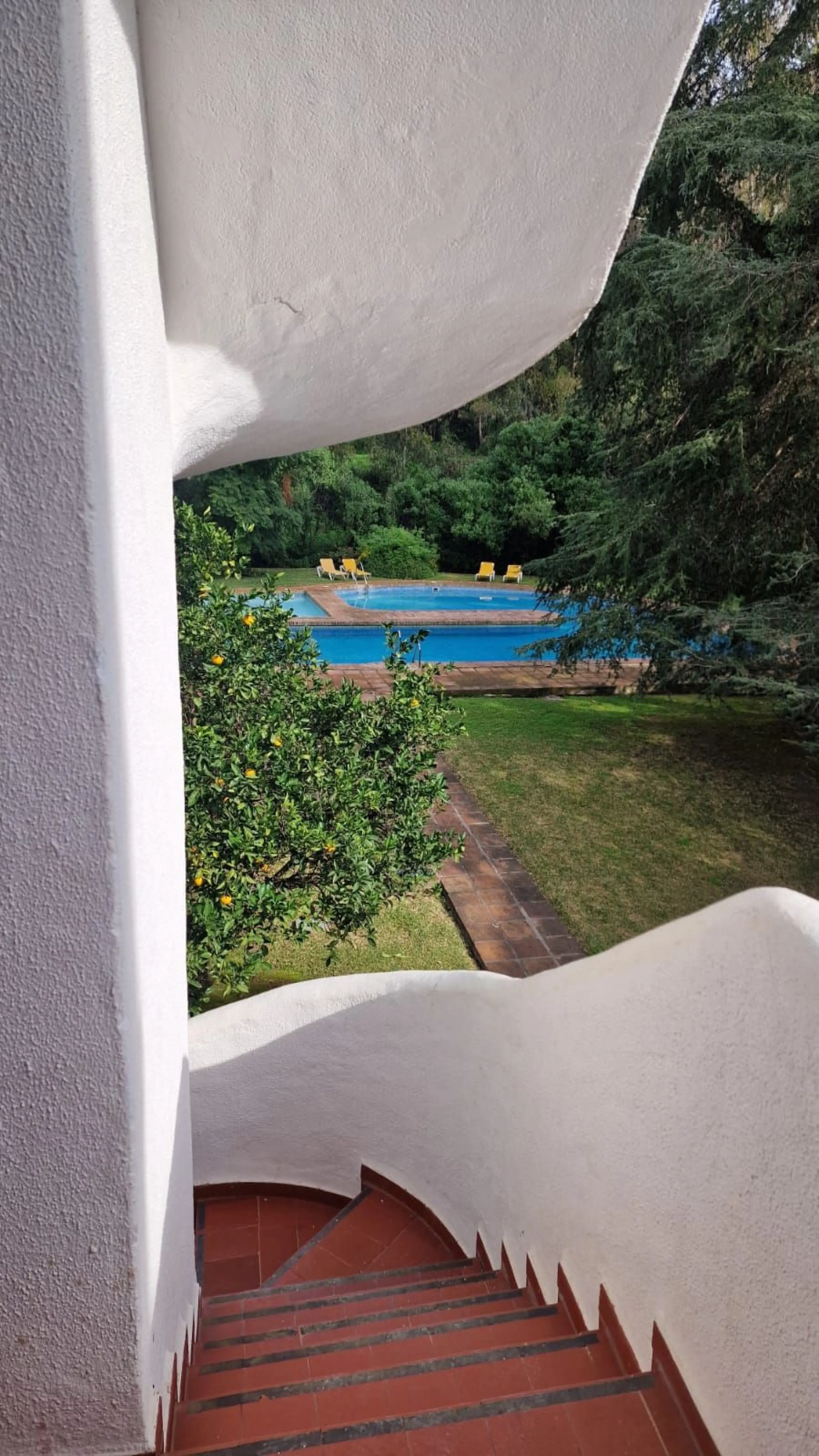 Apartment - Middle Floor Apartment в продаже в Marbella, Málaga. В доме 2 спален и 2 ванных комнат. Площадь дома 120 м²