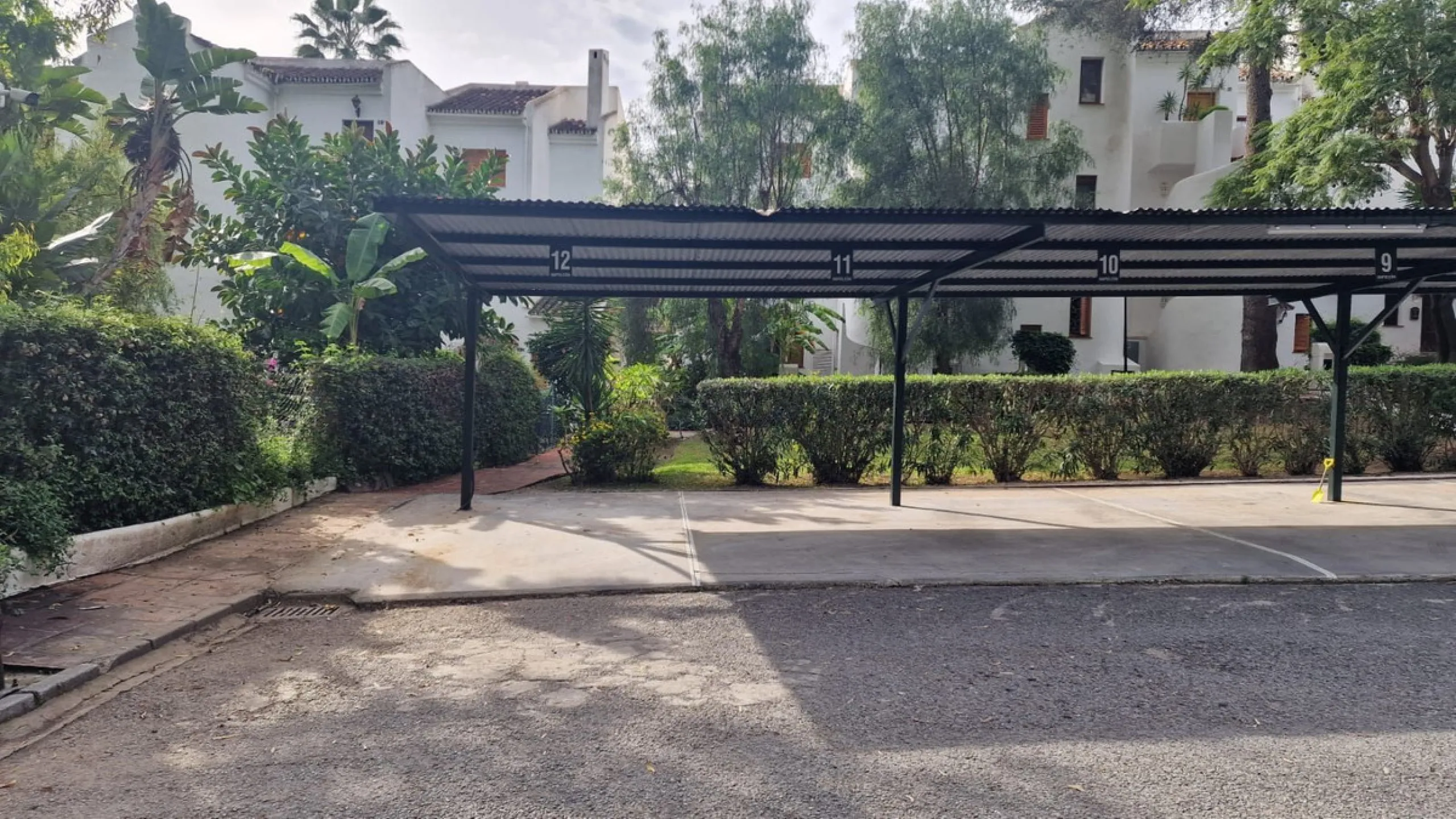Apartment - Middle Floor Apartment в продаже в Marbella, Málaga. В доме 2 спален и 2 ванных комнат. Площадь дома 120 м²