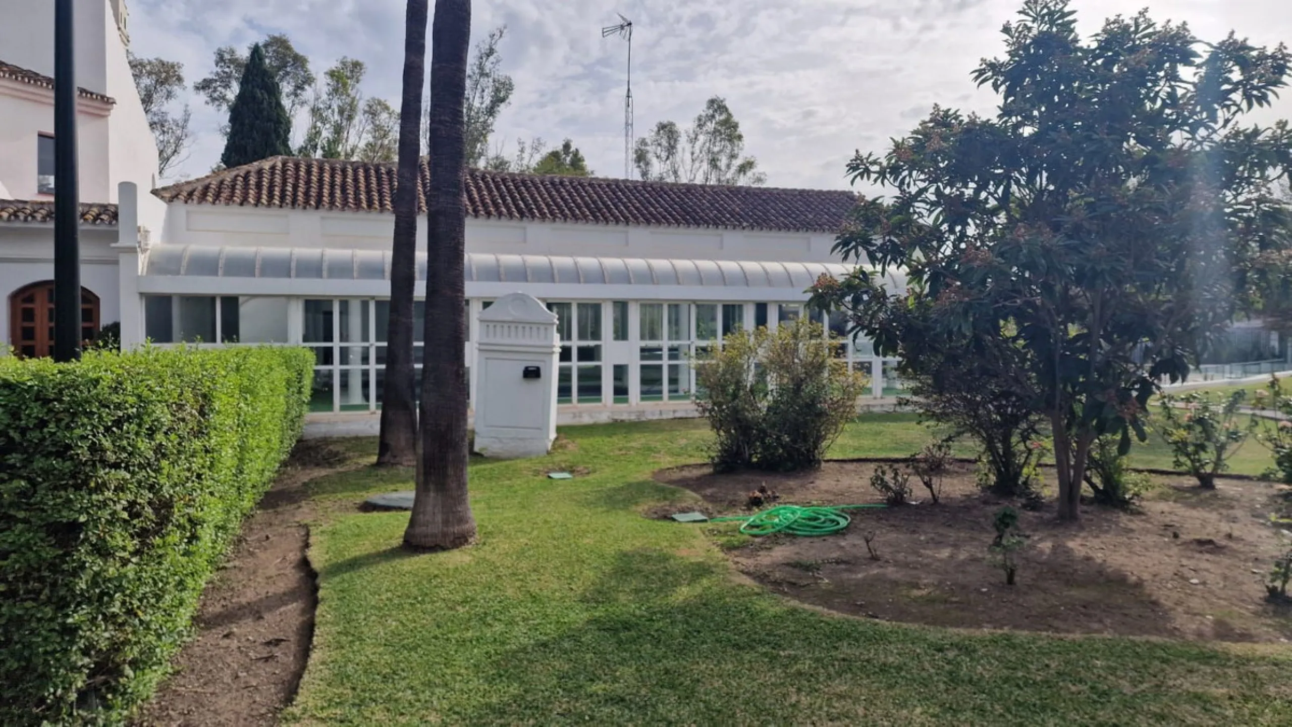 Apartment - Middle Floor Apartment в продаже в Marbella, Málaga. В доме 2 спален и 2 ванных комнат. Площадь дома 120 м²