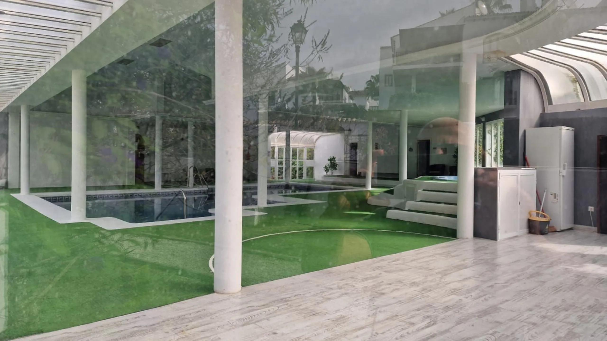 Apartment - Middle Floor Apartment в продаже в Marbella, Málaga. В доме 2 спален и 2 ванных комнат. Площадь дома 120 м²