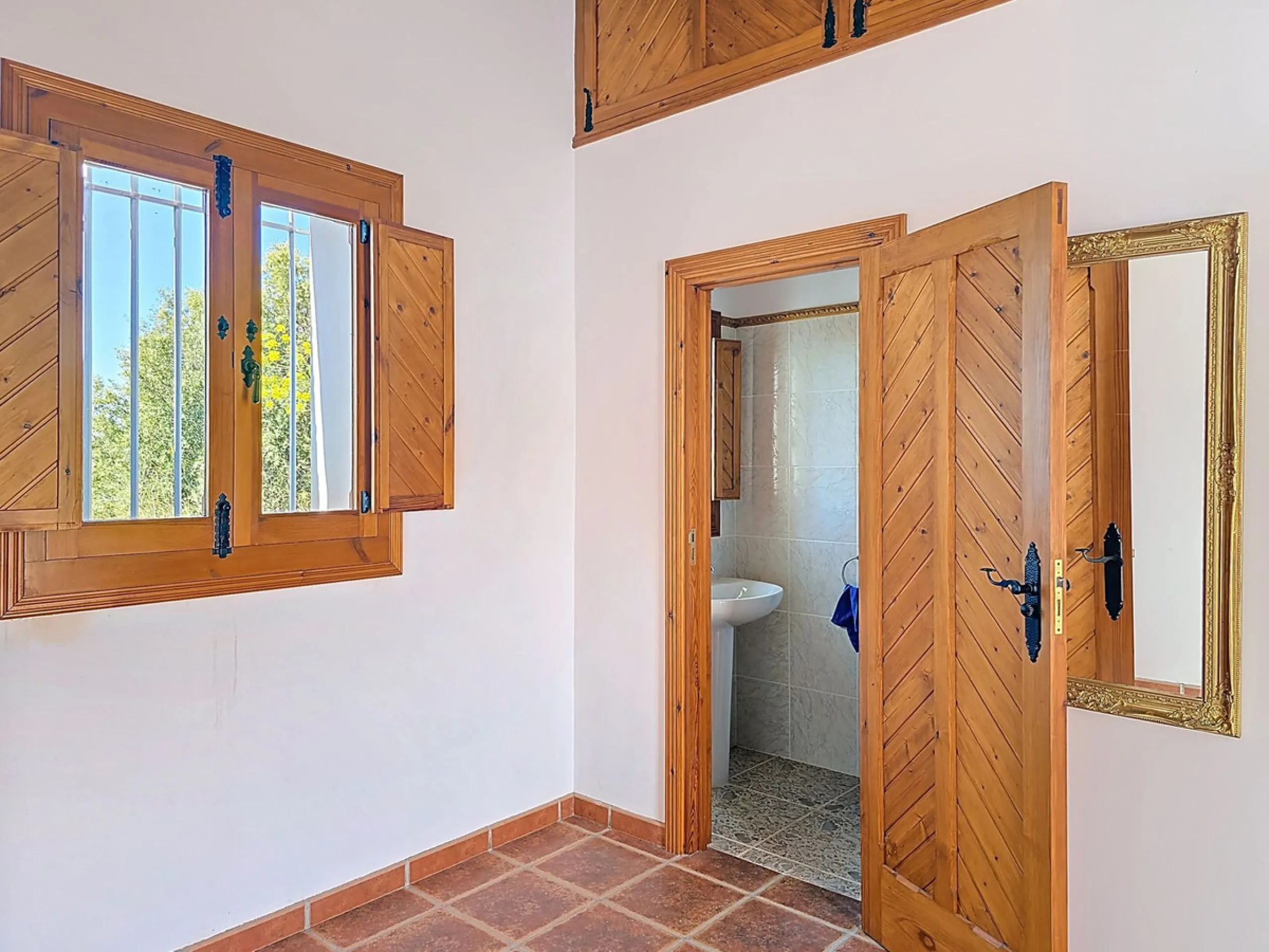Architect-Designed Masterpiece with Unrivalled Build Quality and Breathtaking Mountain Views