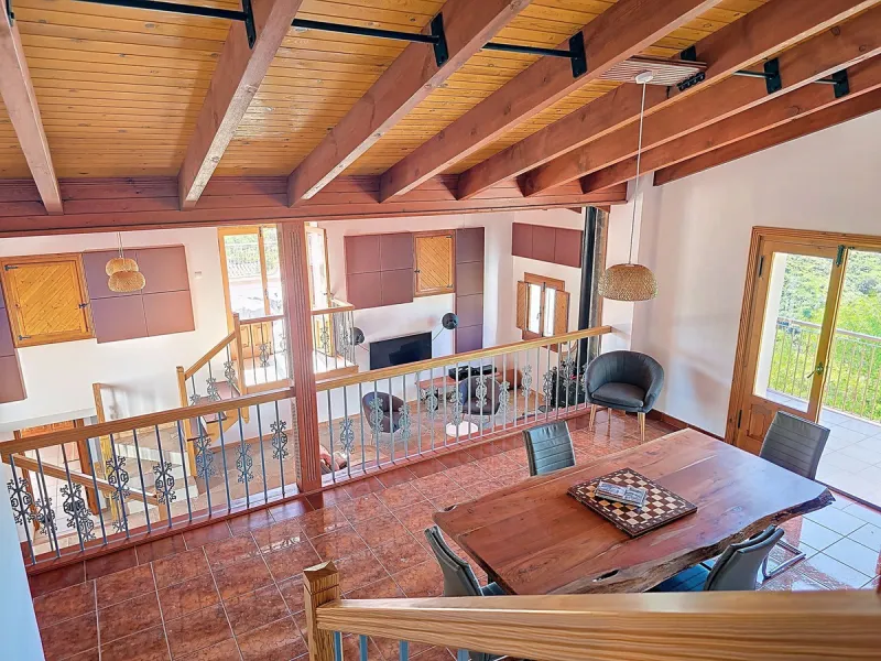 Architect-Designed Masterpiece with Unrivalled Build Quality and Breathtaking Mountain Views