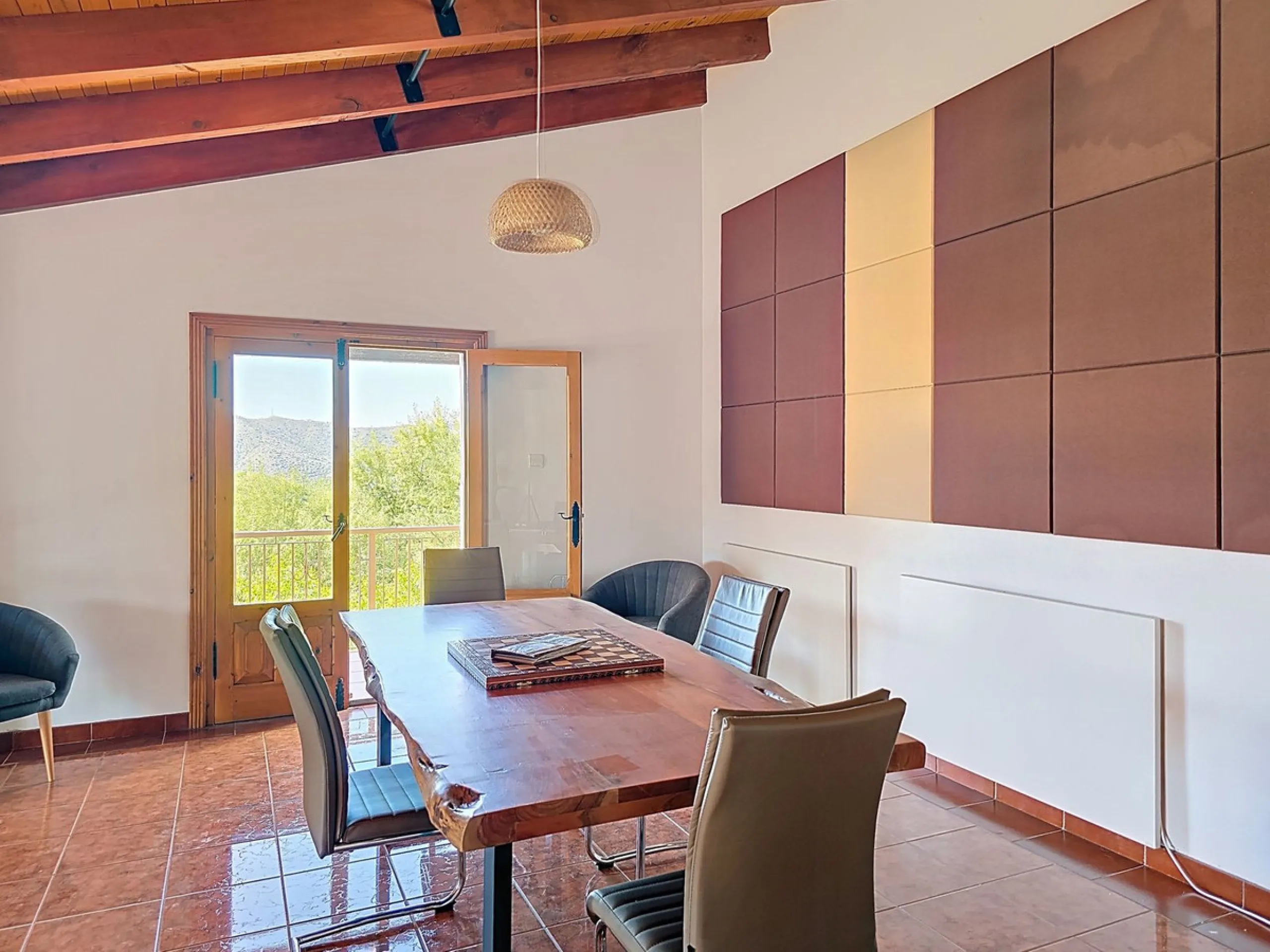Architect-Designed Masterpiece with Unrivalled Build Quality and Breathtaking Mountain Views
