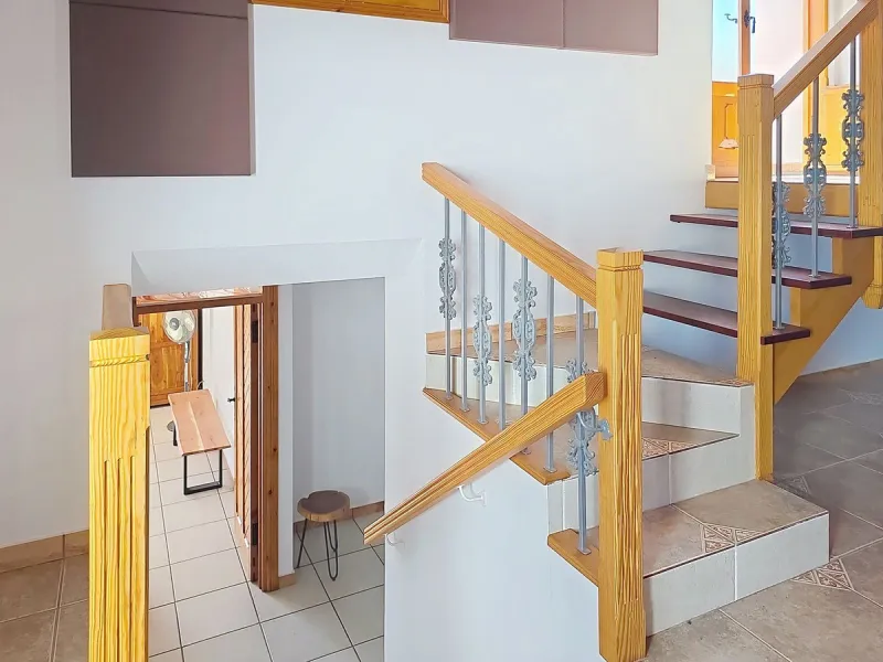 Architect-Designed Masterpiece with Unrivalled Build Quality and Breathtaking Mountain Views