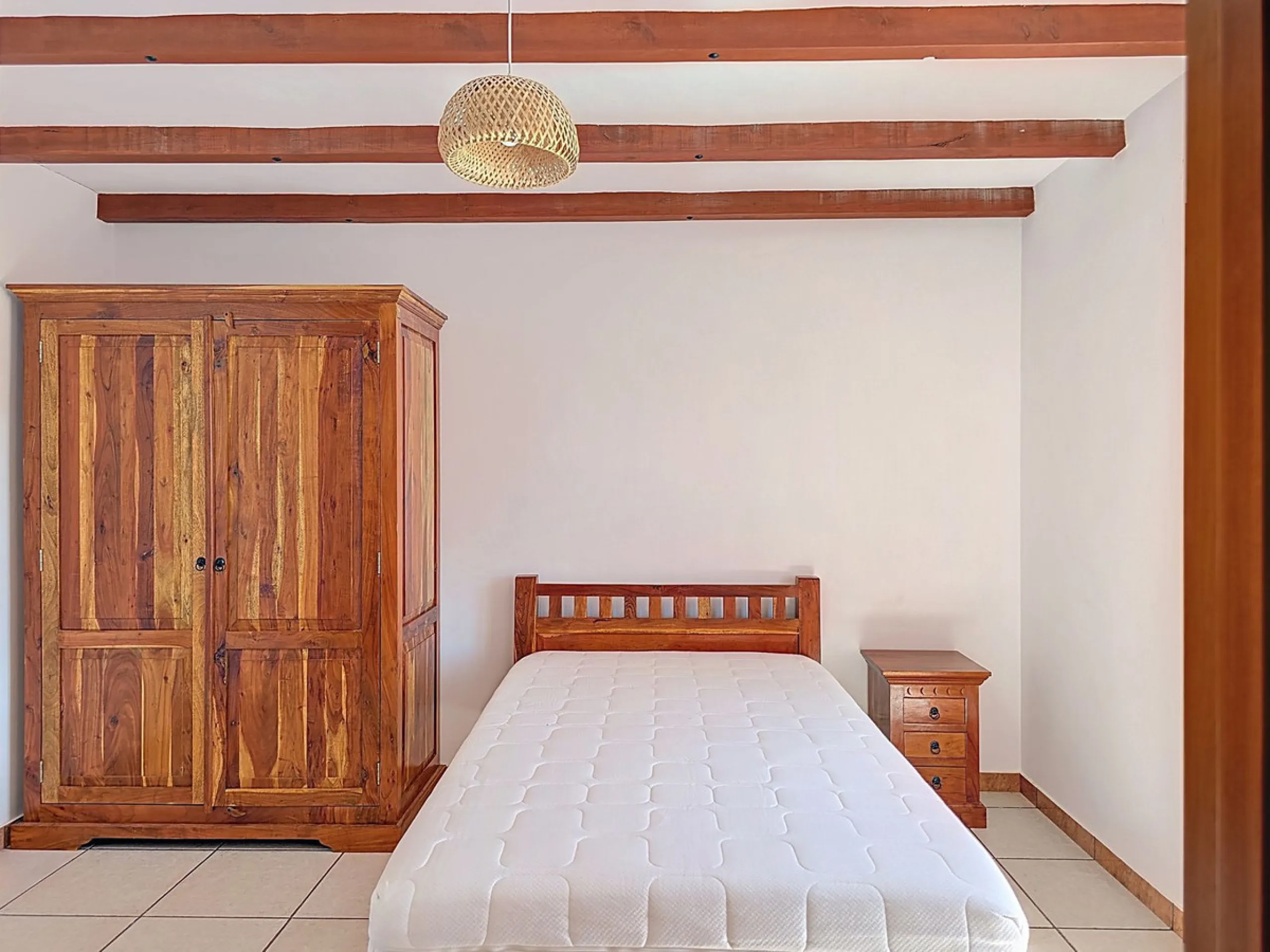 Architect-Designed Masterpiece with Unrivalled Build Quality and Breathtaking Mountain Views