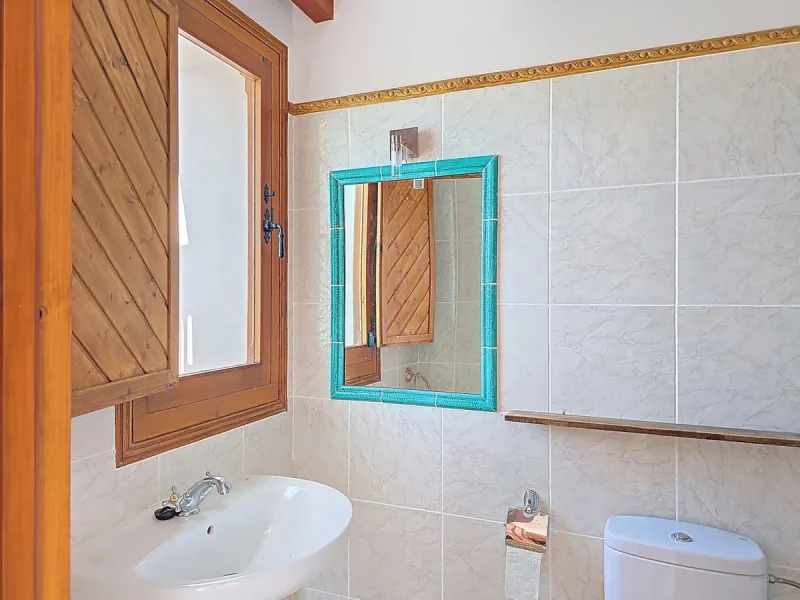 Architect-Designed Masterpiece with Unrivalled Build Quality and Breathtaking Mountain Views