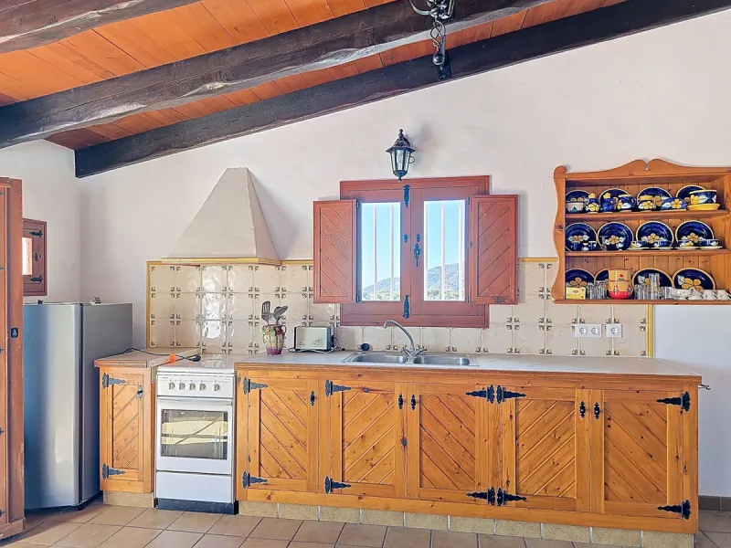 Architect-Designed Masterpiece with Unrivalled Build Quality and Breathtaking Mountain Views