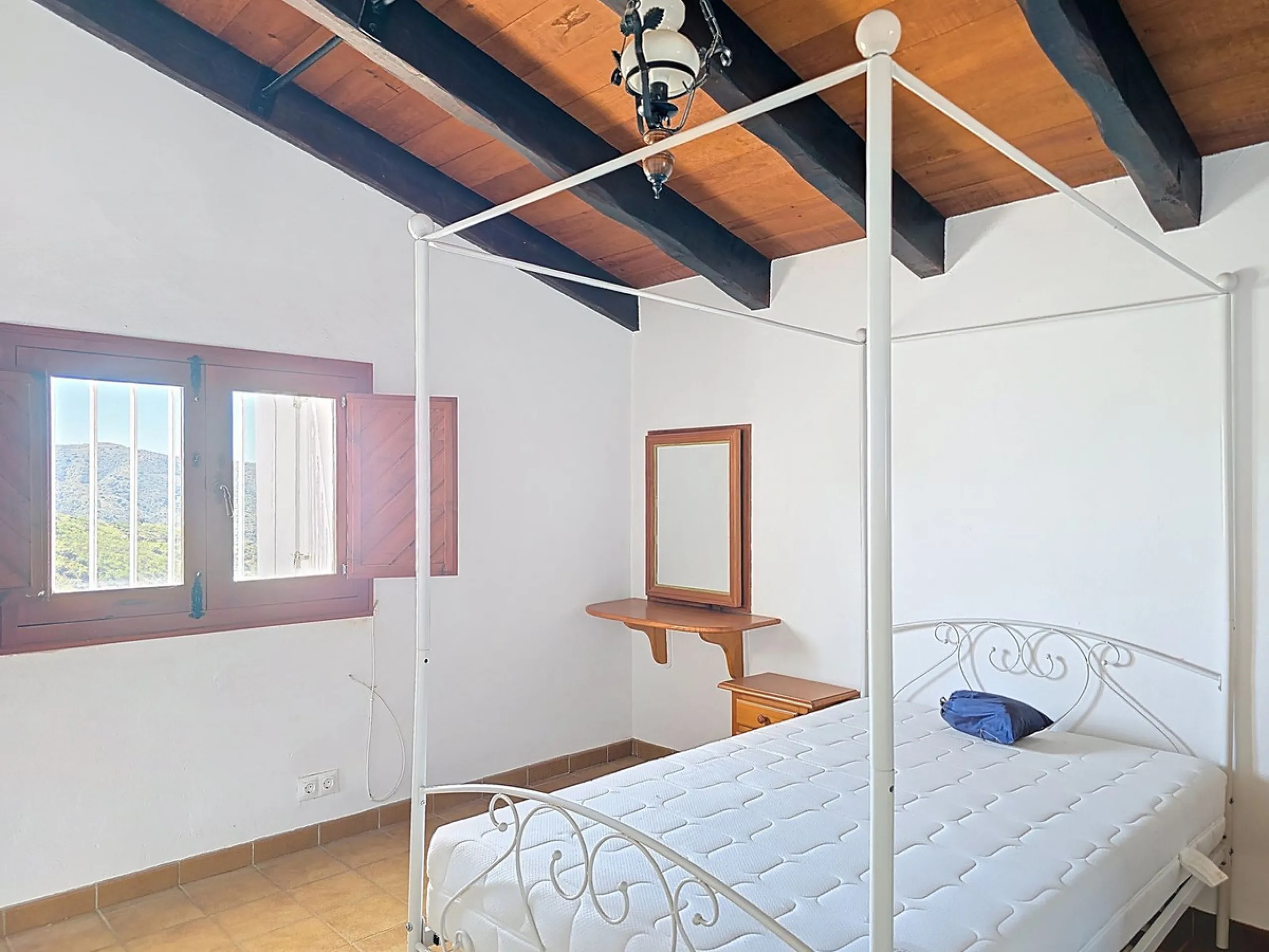 Architect-Designed Masterpiece with Unrivalled Build Quality and Breathtaking Mountain Views