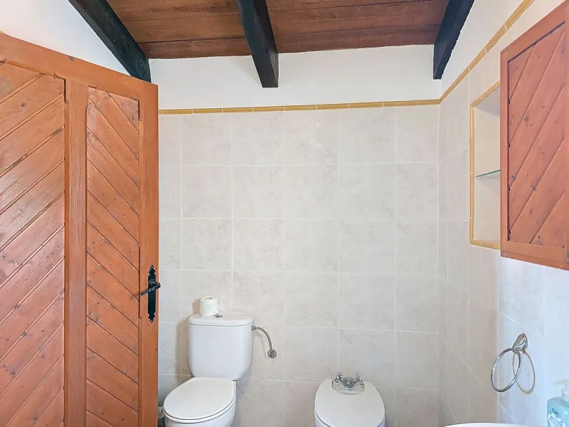 Architect-Designed Masterpiece with Unrivalled Build Quality and Breathtaking Mountain Views
