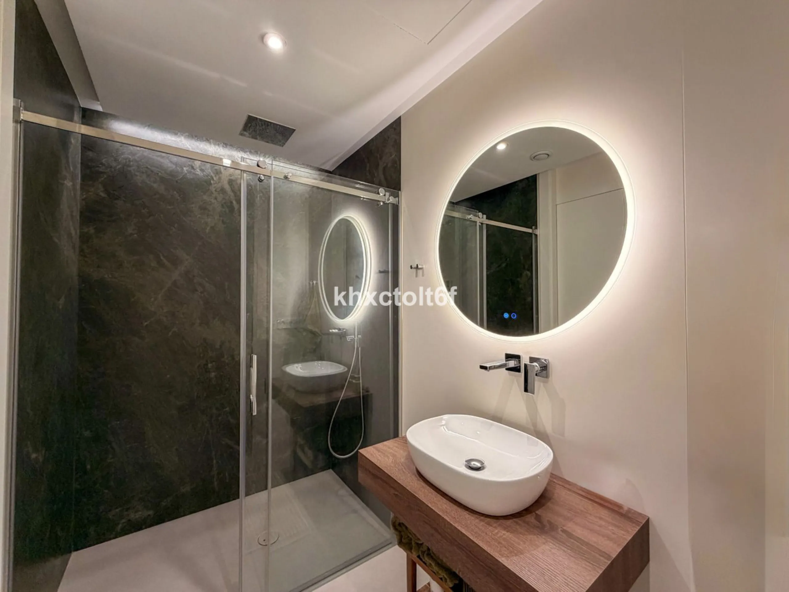 Apartment - Top Floor Apartment в продаже в Fuengirola, Málaga. В доме 2 спален и 2 ванных комнат. Площадь дома 105 м²