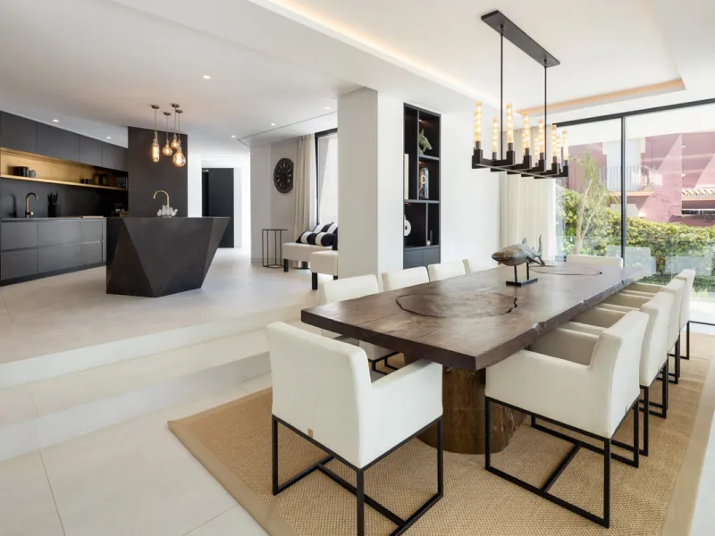 This is a contemporary 5-bedroom luxury villa for sale in the prestigious La Quinta Golf Resort, Benahavís, offering panoramic views and exceptional modern living in one of the Costa del Sol's most desirable gated communities.