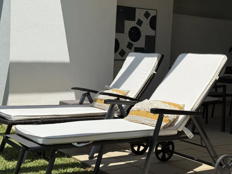 Diese elegante Erdgeschosswohnung liegt in der exklusiven Wohnanlage Terrazas de Cortesin, mitten im weltbekannten Finca Cortesin Golf Resort in Casares. Bekannt für seinen Meisterschaftsgolfplatz (Austragungsort des Solheim Cups 2023)