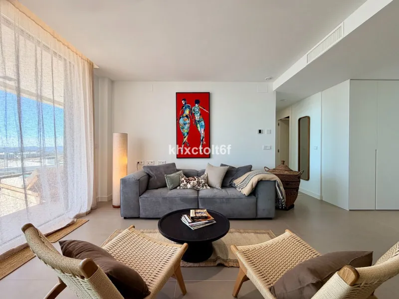 Apartment - Top Floor Apartment в продаже в Fuengirola, Málaga. В доме 2 спален и 2 ванных комнат. Площадь дома 105 м²