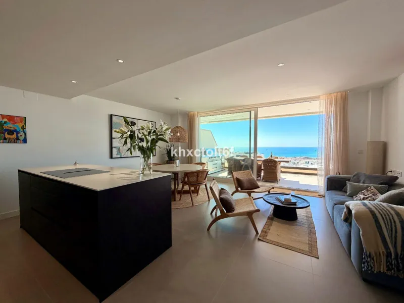 Apartment - Top Floor Apartment в продаже в Fuengirola, Málaga. В доме 2 спален и 2 ванных комнат. Площадь дома 105 м²