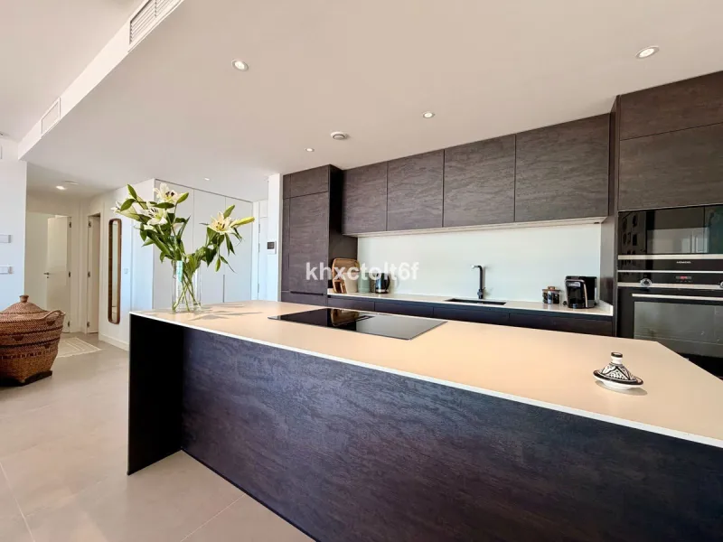 Apartment - Top Floor Apartment в продаже в Fuengirola, Málaga. В доме 2 спален и 2 ванных комнат. Площадь дома 105 м²