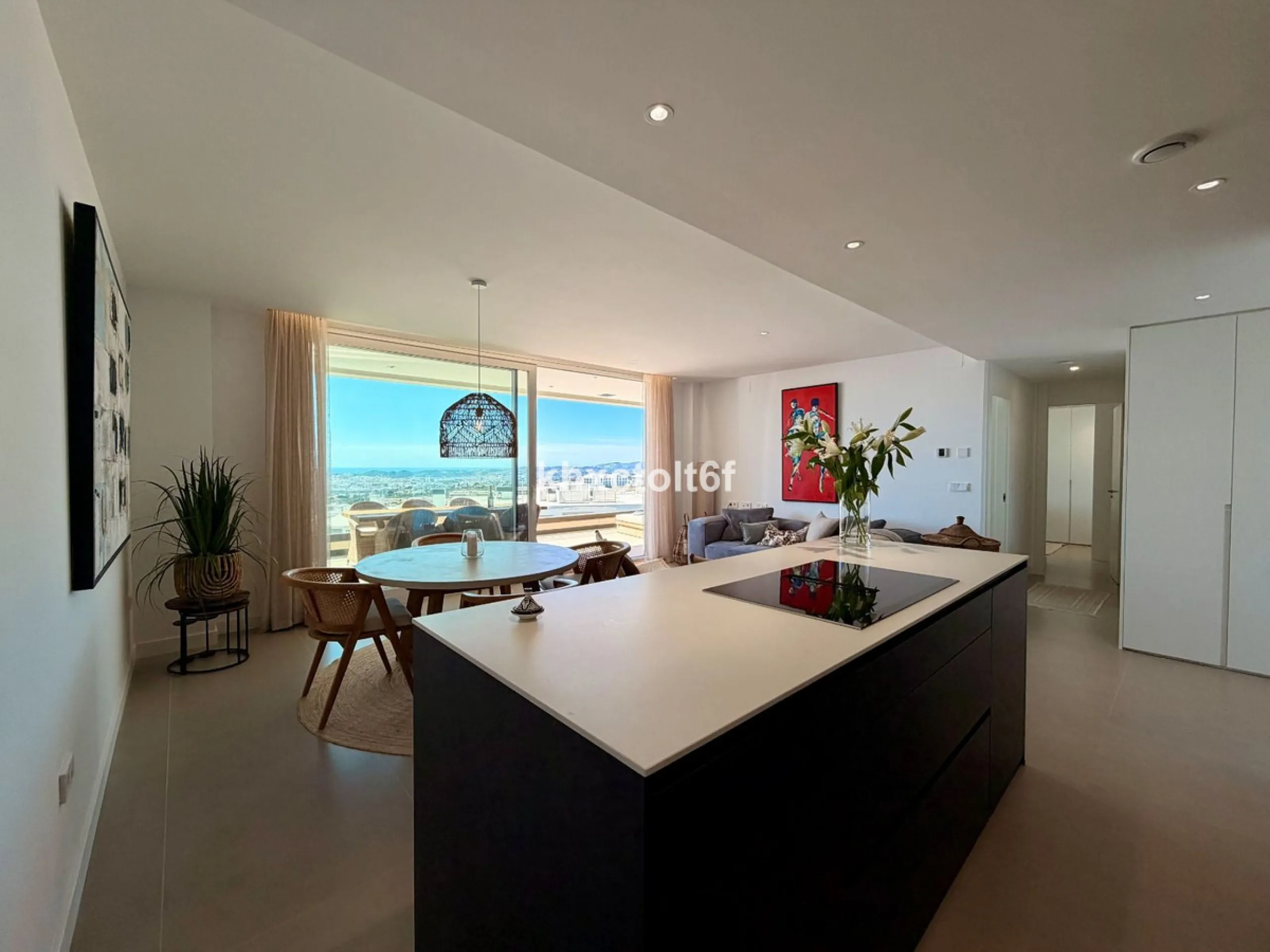 Apartment - Top Floor Apartment в продаже в Fuengirola, Málaga. В доме 2 спален и 2 ванных комнат. Площадь дома 105 м²