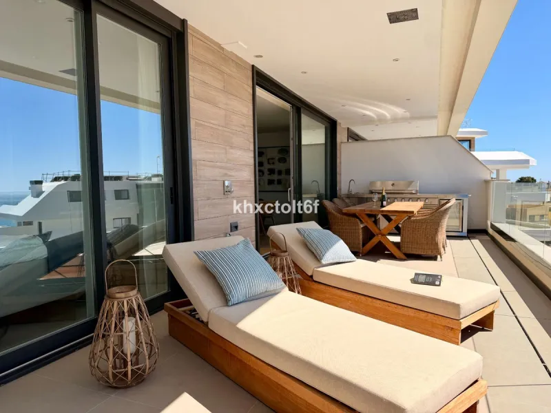 Apartment - Top Floor Apartment в продаже в Fuengirola, Málaga. В доме 2 спален и 2 ванных комнат. Площадь дома 105 м²