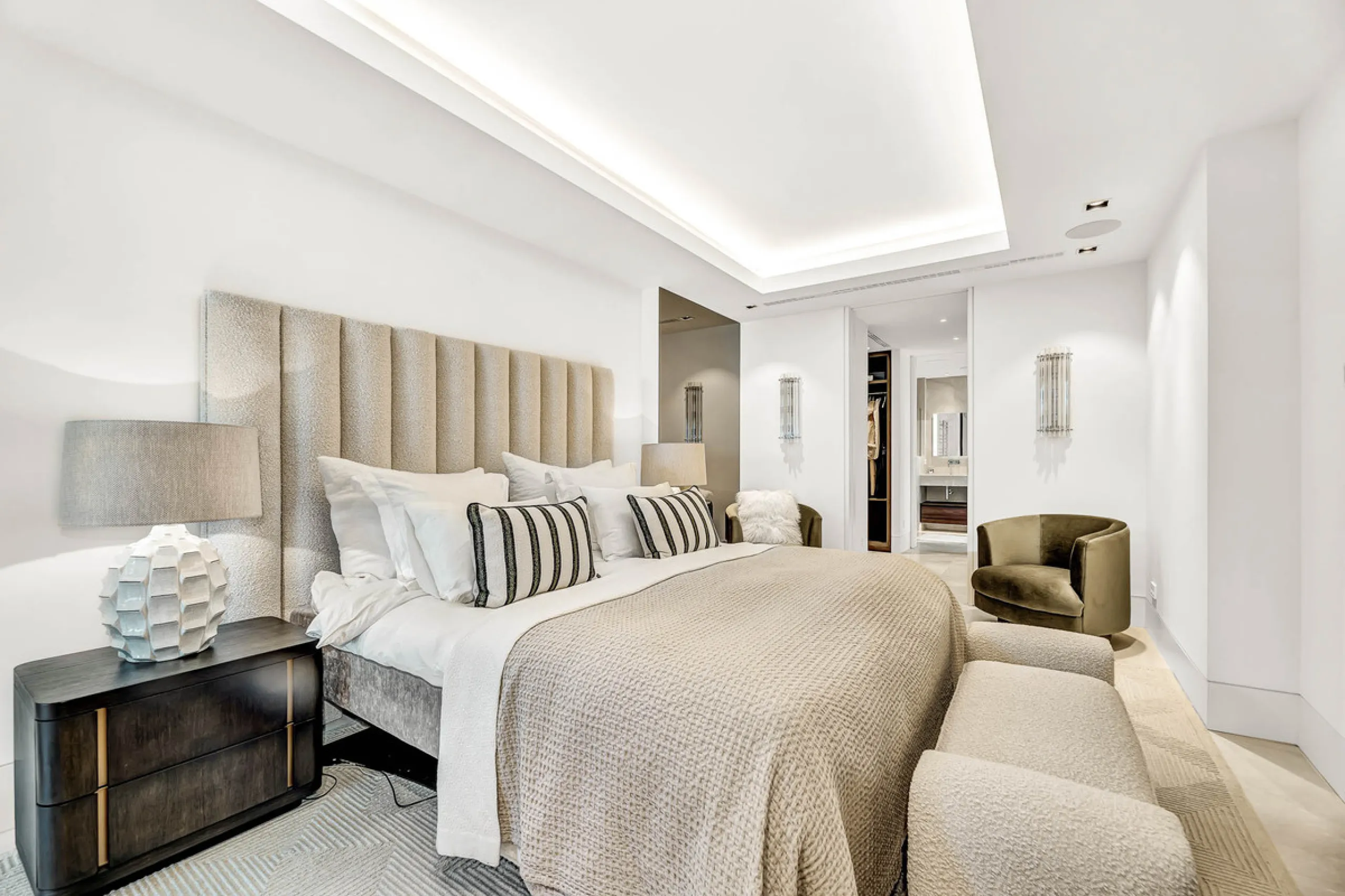 Apartment - Ground Floor Apartment в продаже в Benahavís, Málaga. В доме 3 спален и 4 ванных комнат. Площадь дома 175 м²