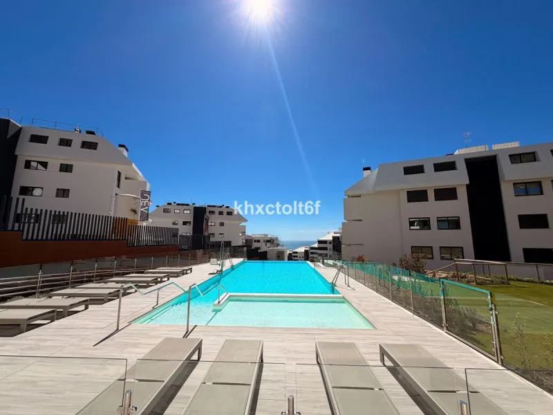 Apartment - Top Floor Apartment в продаже в Fuengirola, Málaga. В доме 2 спален и 2 ванных комнат. Площадь дома 105 м²
