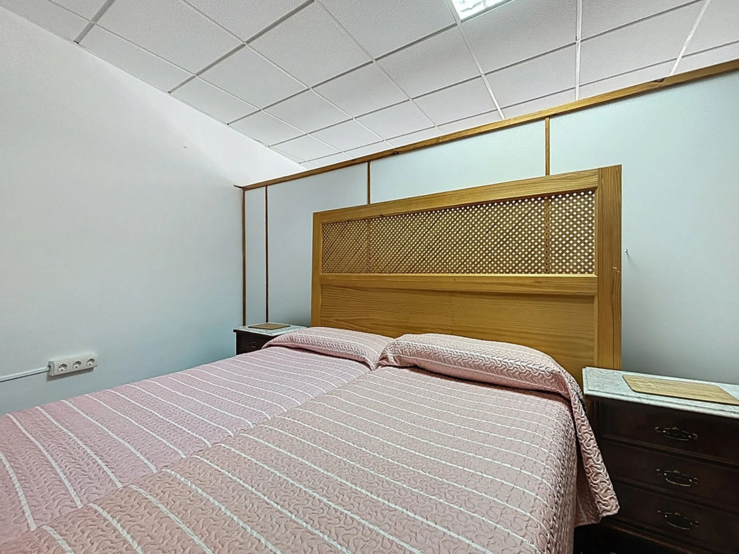Situated in the charming, whitewashed village of Cómpeta, this versatile house offers an ideal setup for private use, rental investment, or multi-generational living. Divided into three independent apartments, it provides great flexibility whether youre l
