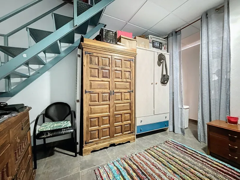Situated in the charming, whitewashed village of Cómpeta, this versatile house offers an ideal setup for private use, rental investment, or multi-generational living. Divided into three independent apartments, it provides great flexibility whether youre l
