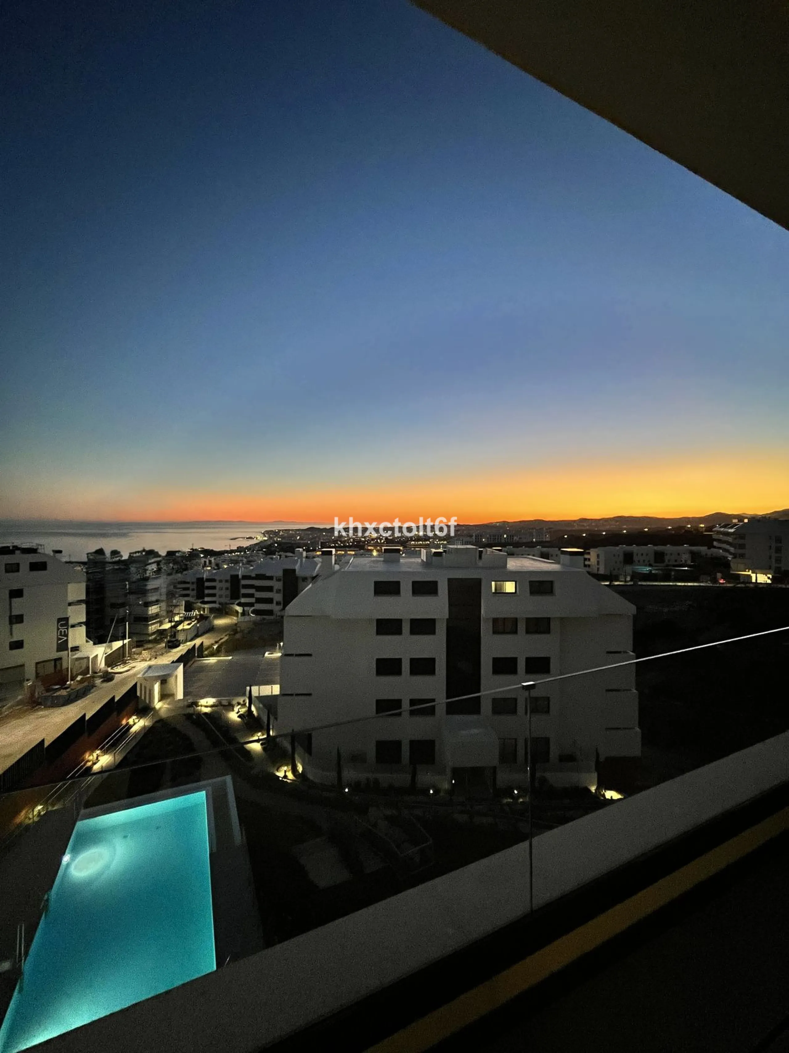 Apartment - Top Floor Apartment в продаже в Fuengirola, Málaga. В доме 2 спален и 2 ванных комнат. Площадь дома 105 м²