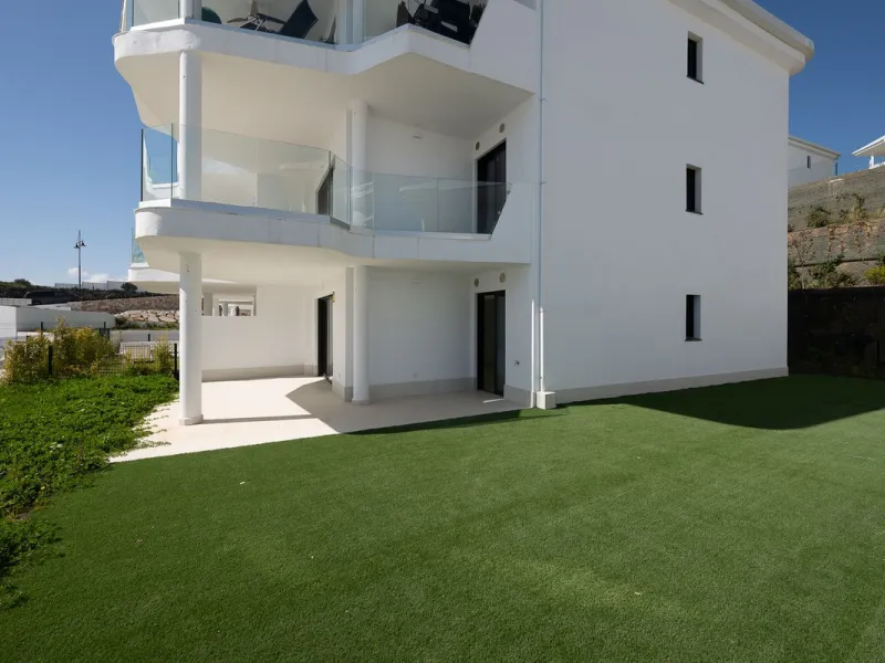Apartment - Ground Floor Apartment в продаже в Fuengirola, Málaga. В доме 3 спален и 2 ванных комнат. Площадь дома 93 м². Площадь участка 200 м²